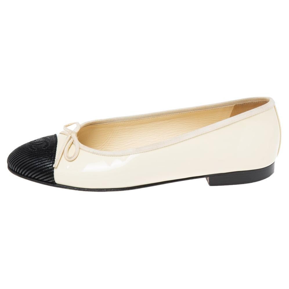 Chanel Cream/Black Patent And Leather CC Bow Cap Toe Ballet Flats Size 37  at 1stDibs