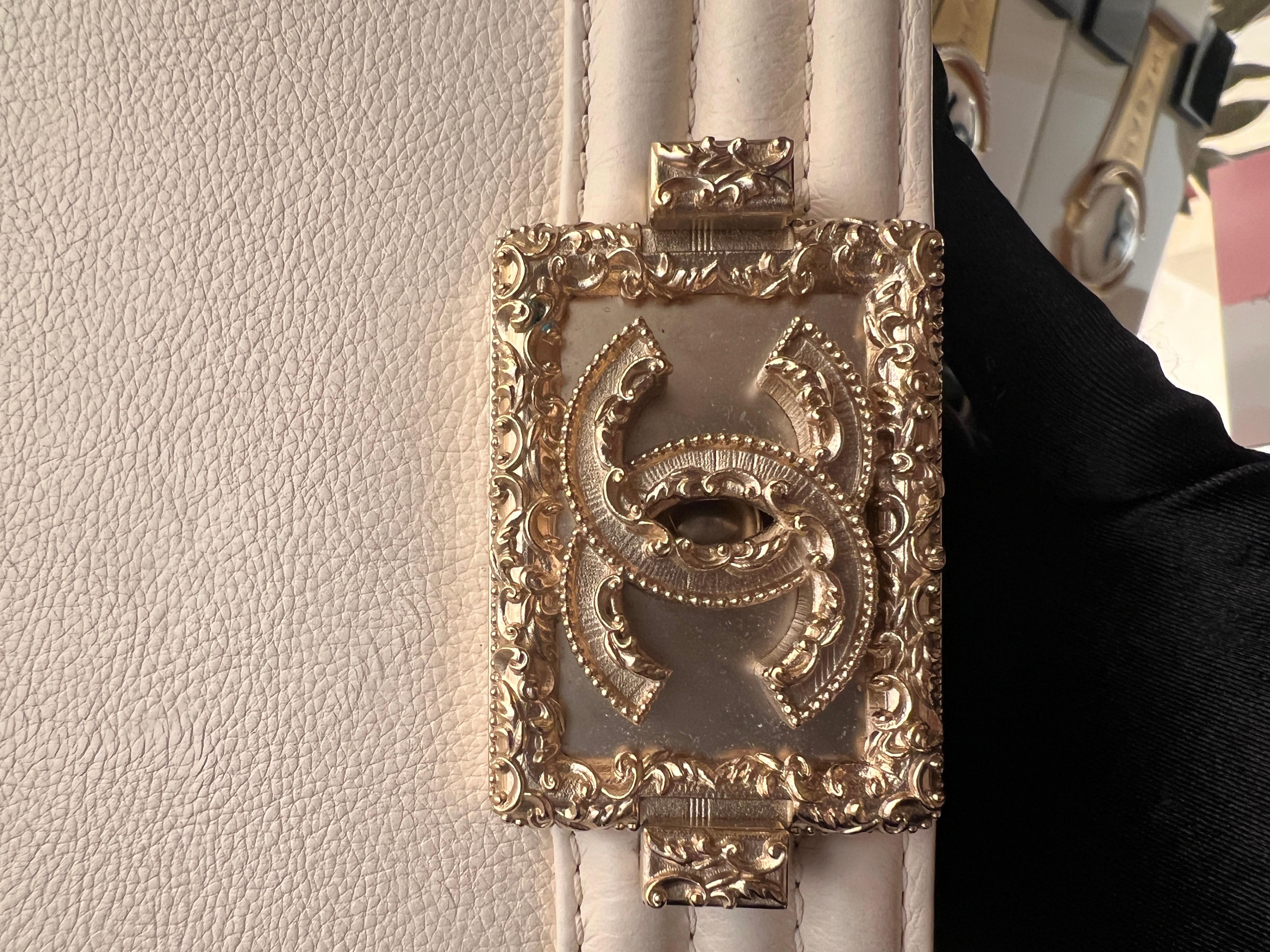Chanel Cream Calfskin Chateau Versailles Old Medium Boy Bag Gold Hardware, 2013 en vente 1