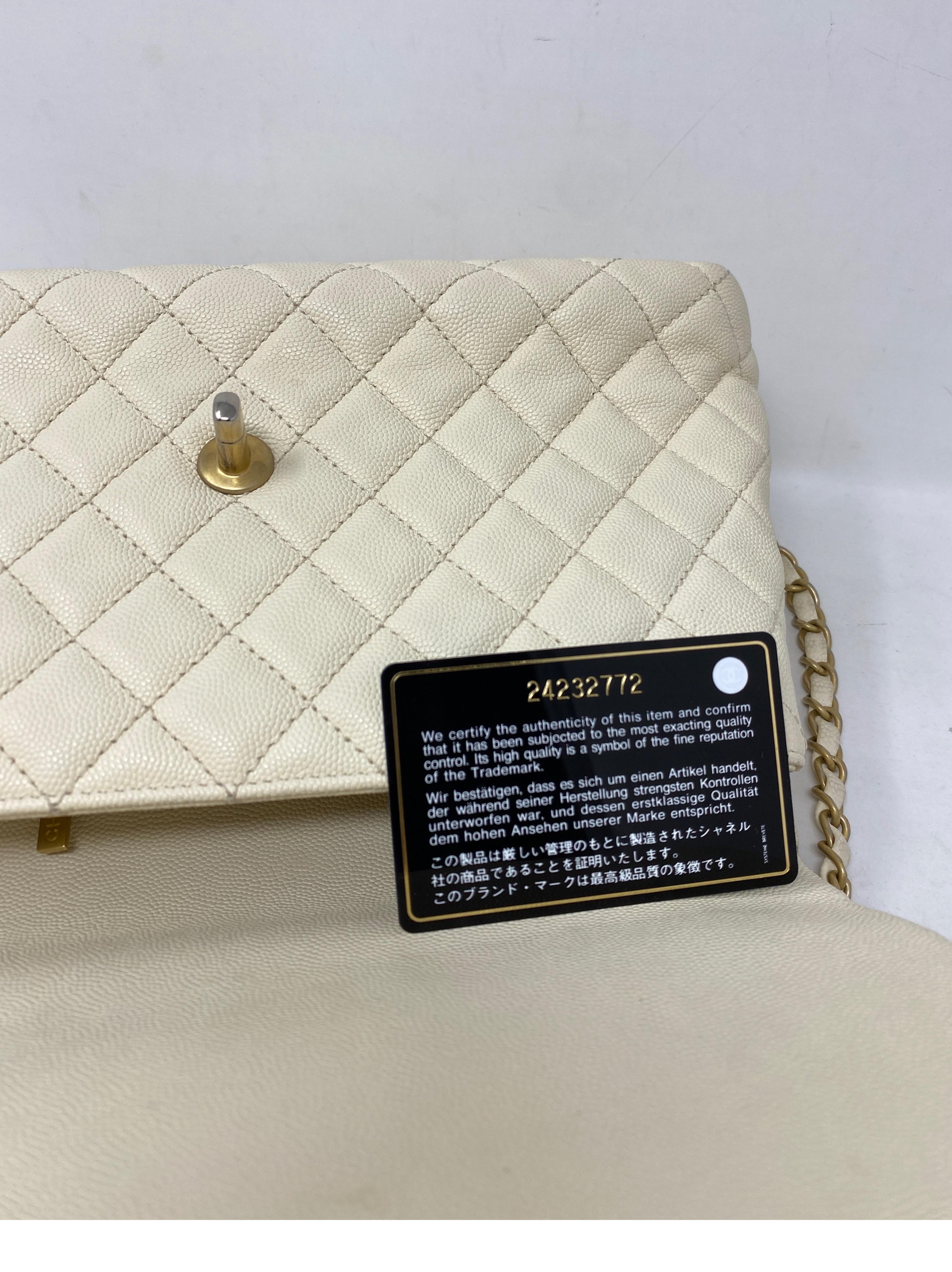 Chanel Creme Coco Henkeltasche 5