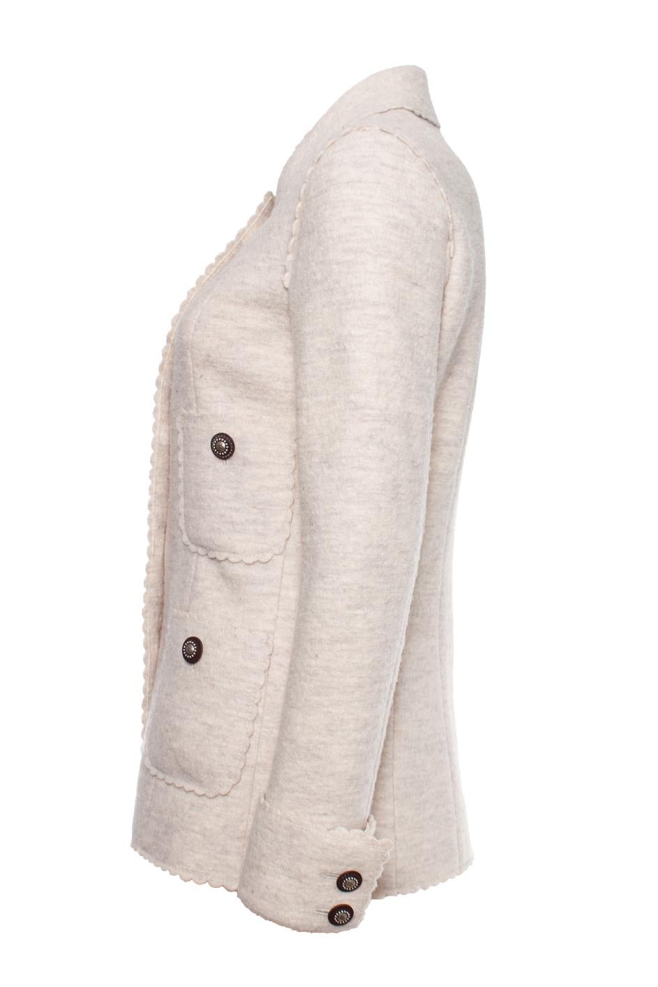 Beige Veste en laine couleur crème Chanel en vente