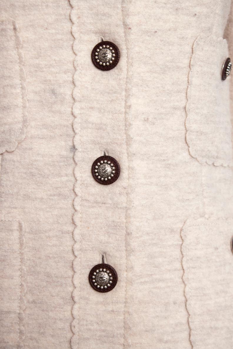 Veste en laine couleur crème Chanel en vente 3