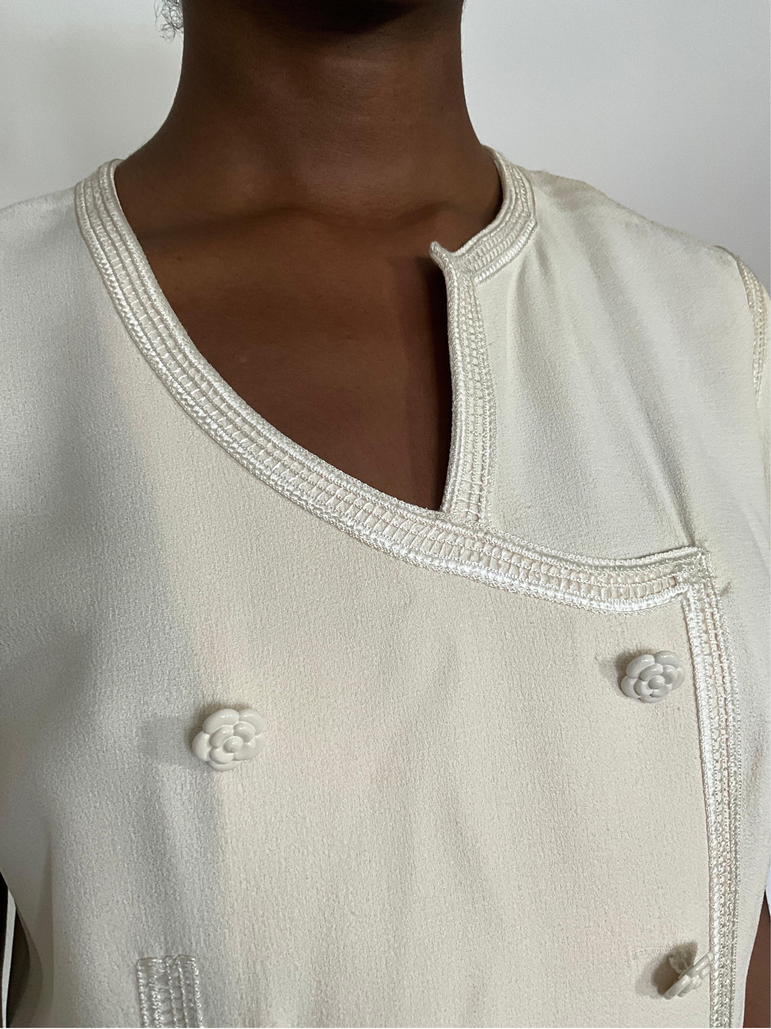 Women's or Men's Chanel cream colour classic silk lined short sleeves  cocktail dress. C.1990s For Sale