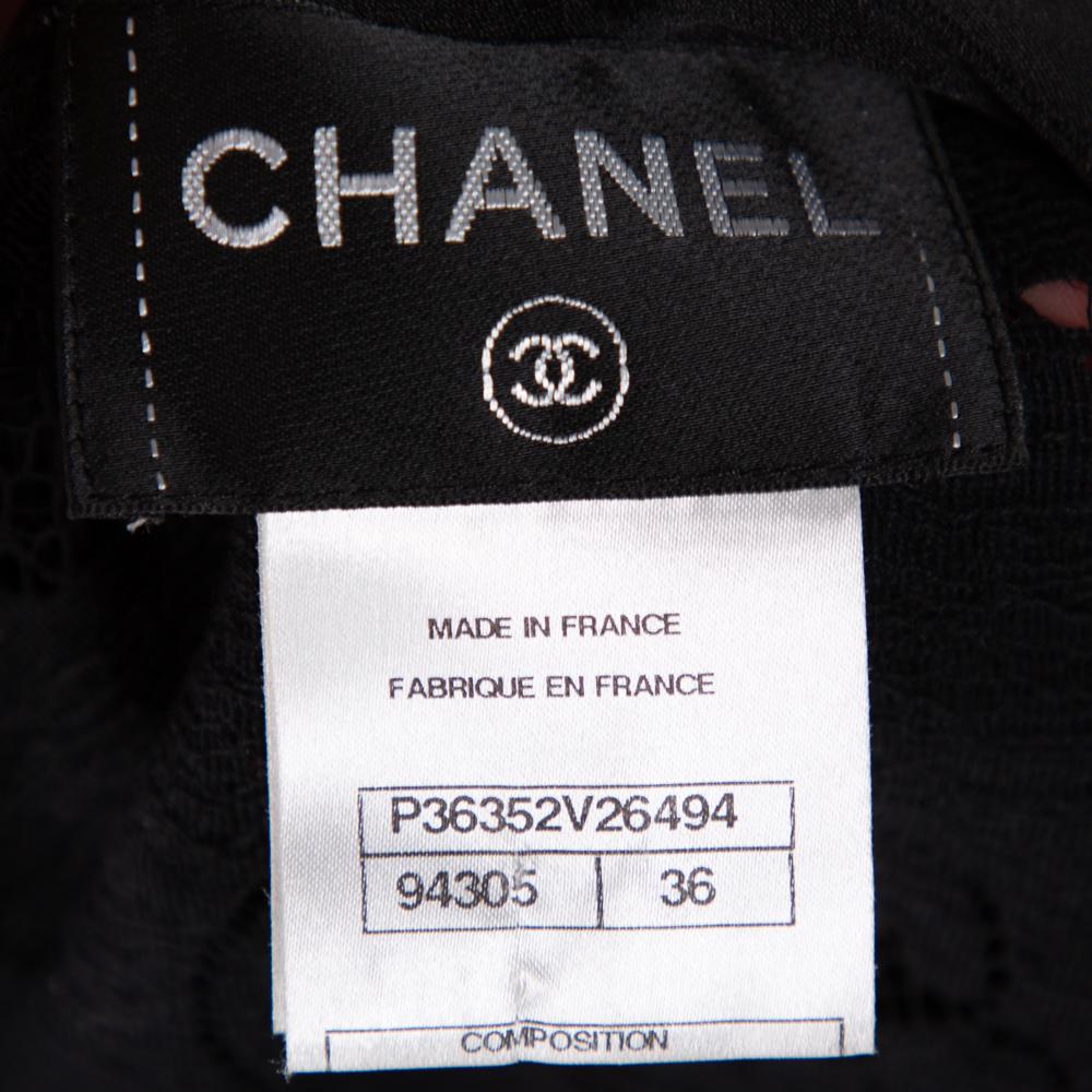 Chanel Cream Crepe Contrast Tri Detail Sleeveless Dress & Lace Shrug Set S In Good Condition In Dubai, Al Qouz 2