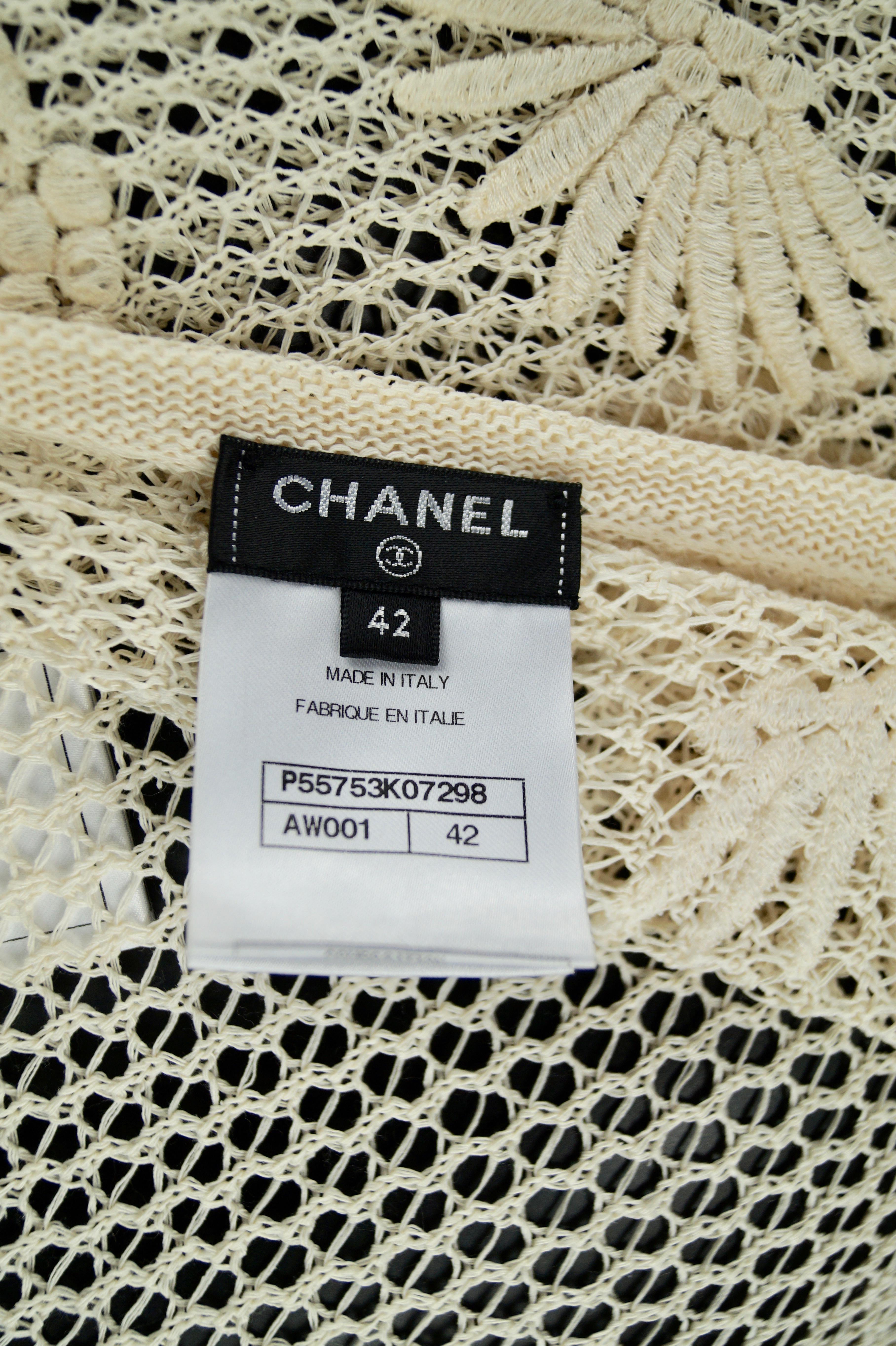CHANEL Veste et robe de tailleur en soie crochetée couleur crème  Resort FR 42 - Cuba, 2017  17C   en vente 10