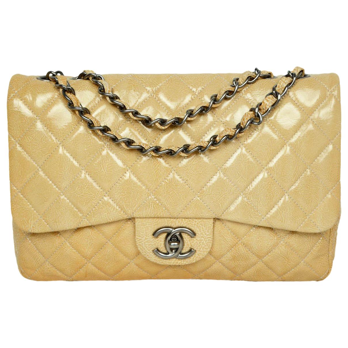 CHANEL, WHITE MAXI REISSUE 2.55 BAG IN AGED CALFSKIN WITH GUNMETAL  HARDWARE, 2008/2009, Handbags and Accessories, 2020