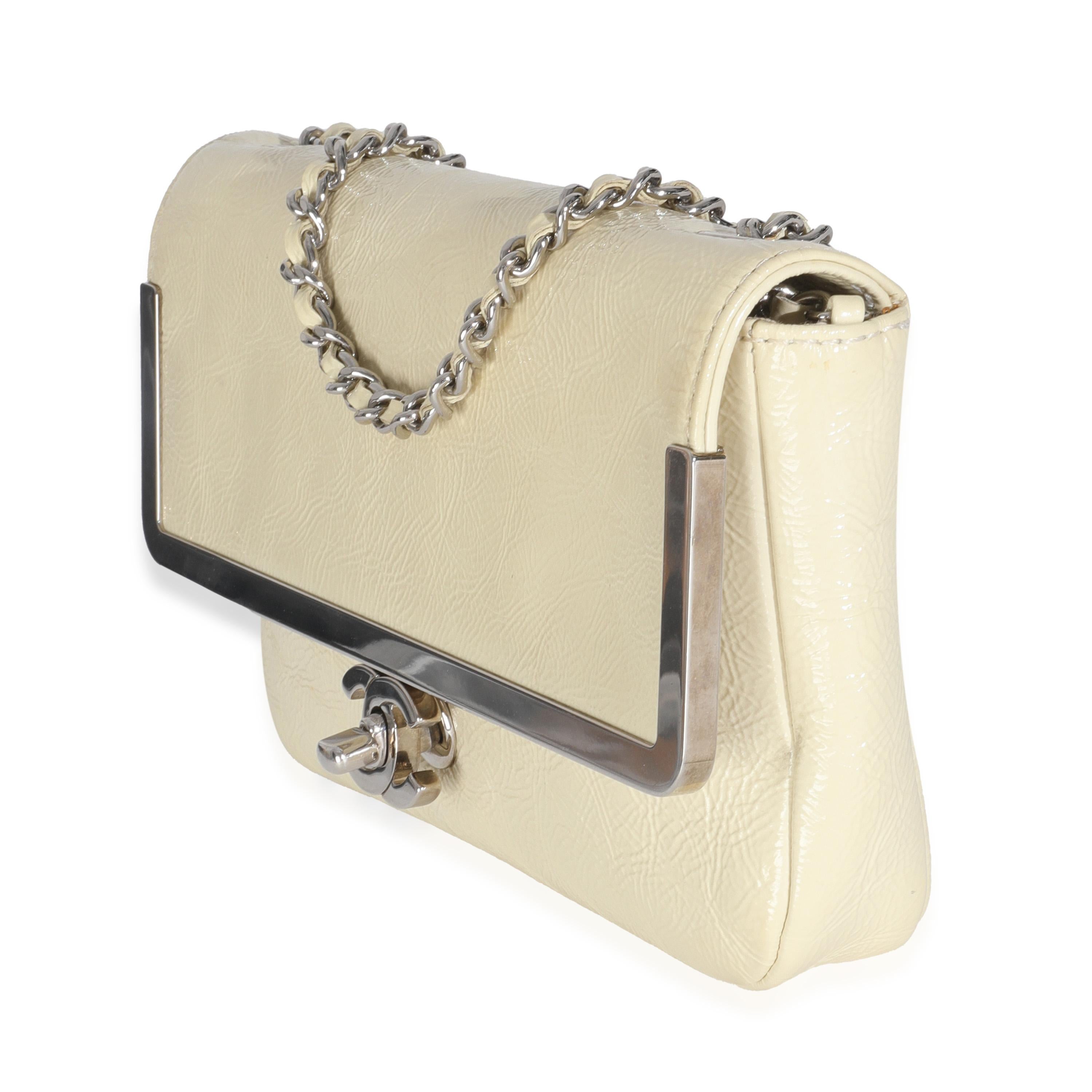 Chanel Cream Distressed Patent Calfskin Small Frame Single Flap Bag Excellent état - En vente à New York, NY