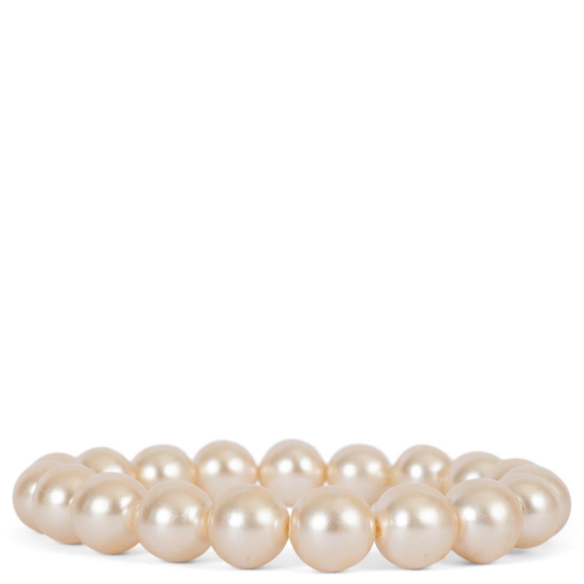 CHANEL Cremefarbenes FAUX PEARL-Armband Damen im Angebot