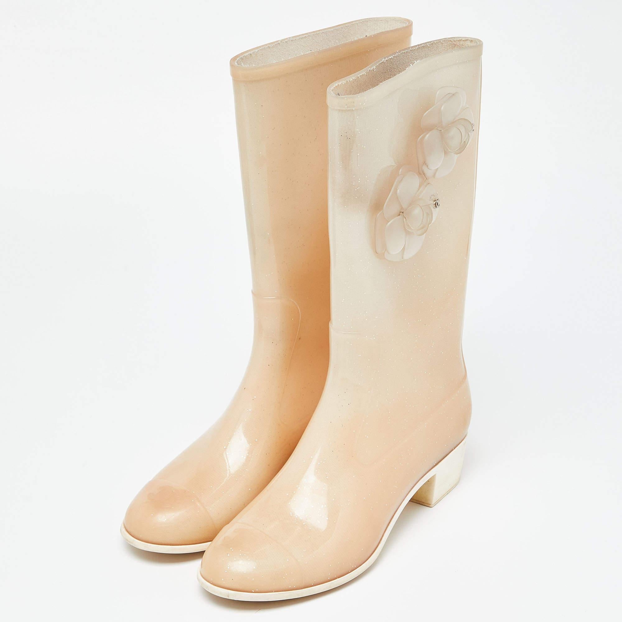 Boots are an essential part of your wardrobe, and these boots, crafted from top-quality materials, are a fine choice. Offering the best of comfort and style, this sturdy-soled pair would be great with a dress for a casual day out!