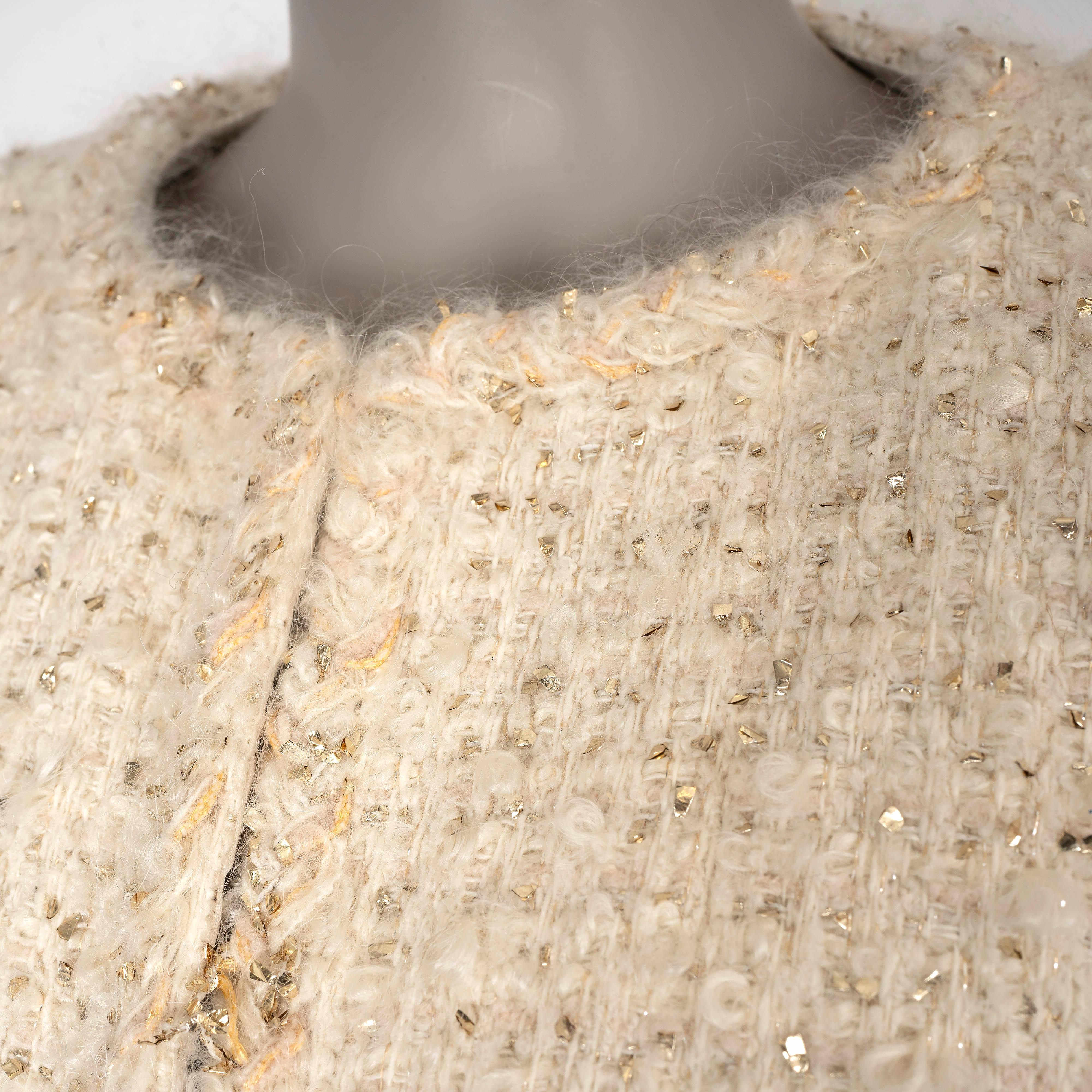 CHANEL cream & gold wool 2019 19A NEW YORK OVERSIZED LUREX TWEED Jacket 40 M 1