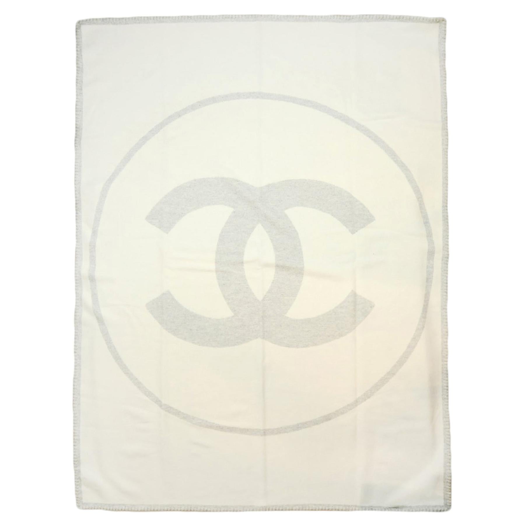 Chanel Cream/Grey Merino Wool and Cashmere CC Throw Blanket For Sale at