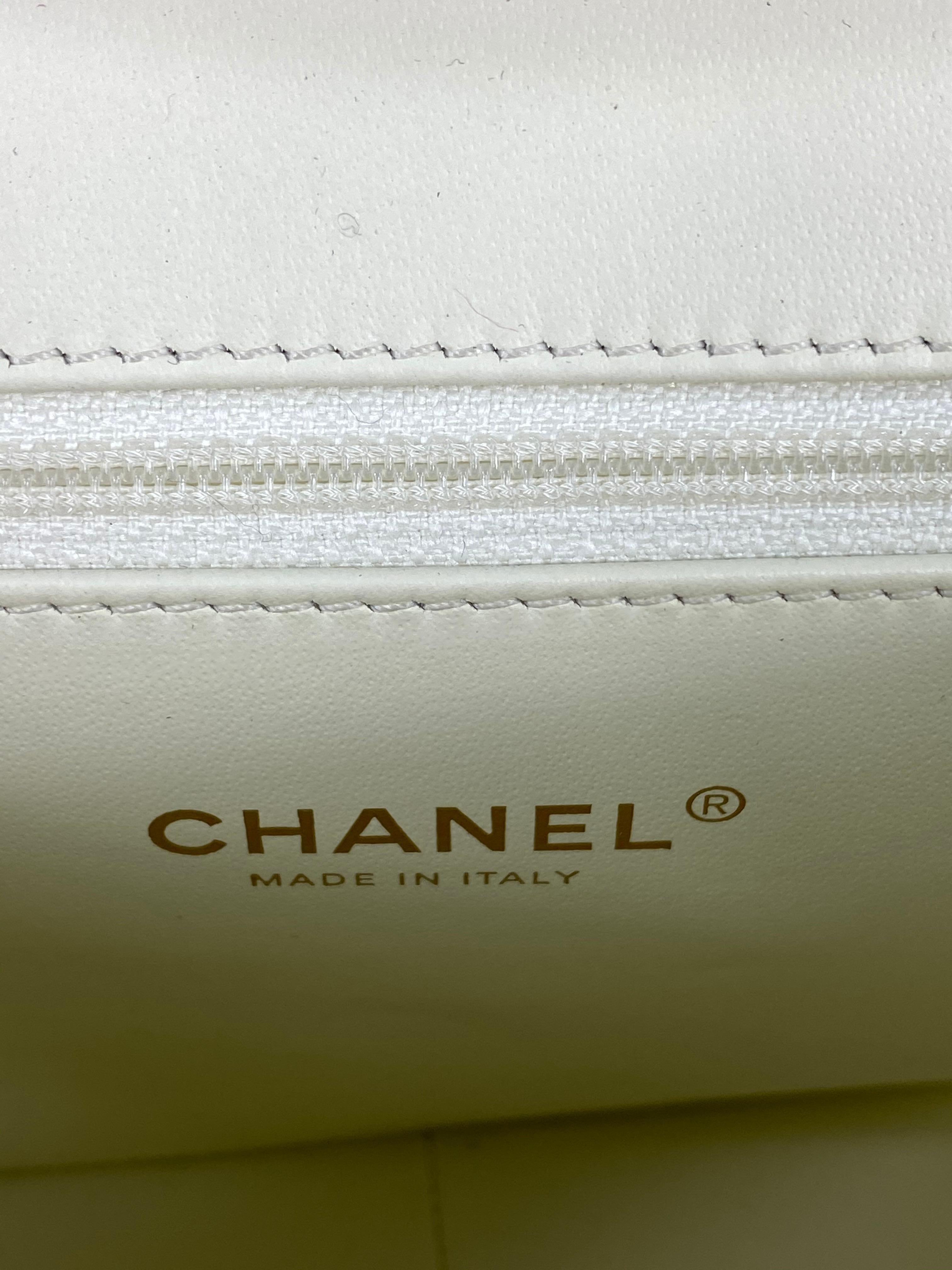 CHANEL Cream/ Ivory Caviar Quilted Grommet Embellished Piercing Flap Bag 2