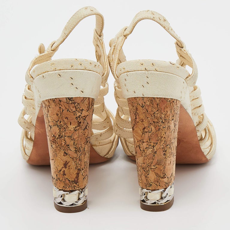 Chanel Cream Leather Chain Embellished Cork Block Heel Strappy Sandals Size  38.5 For Sale at 1stDibs
