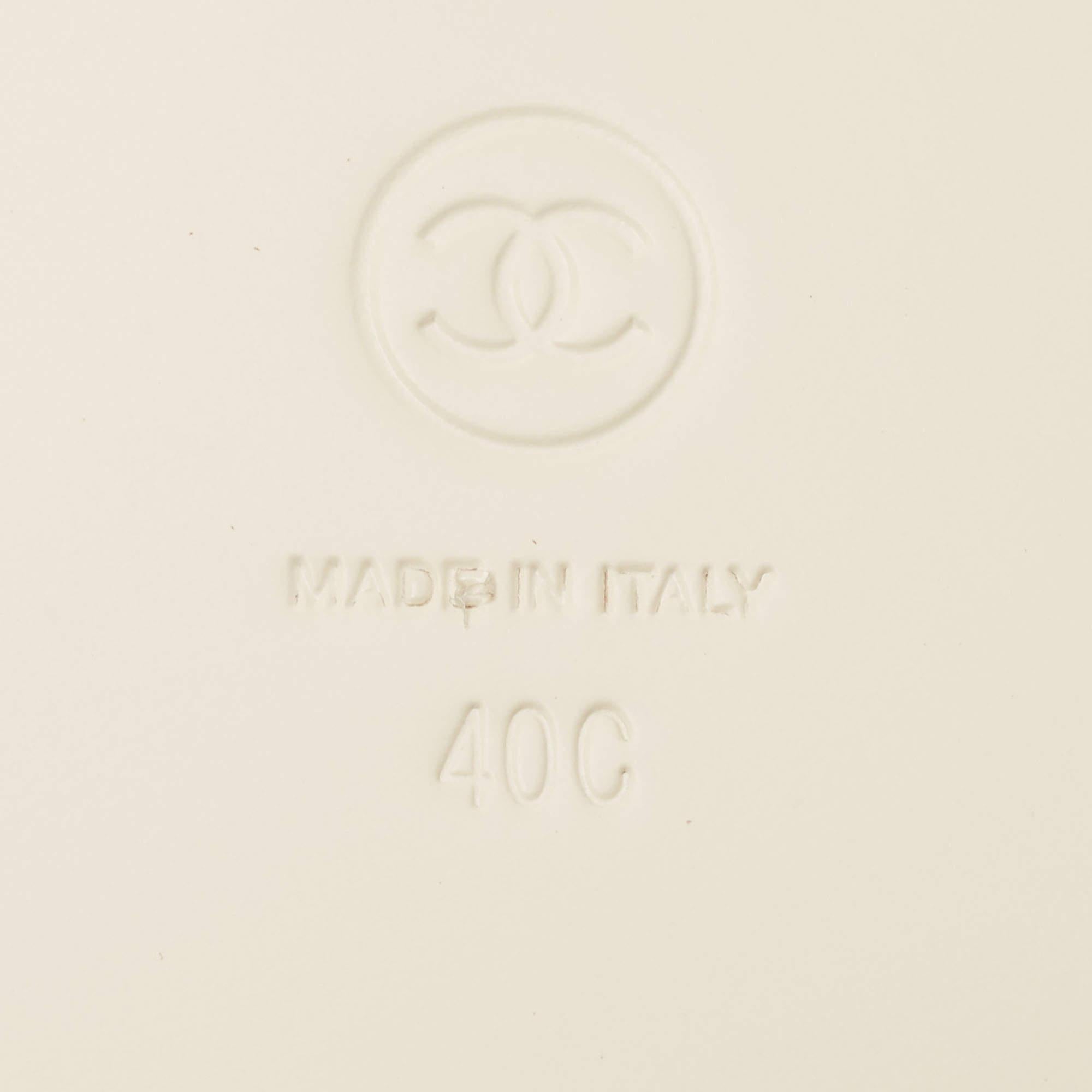 Chanel Cream Leather Logo Slides Size 40 4