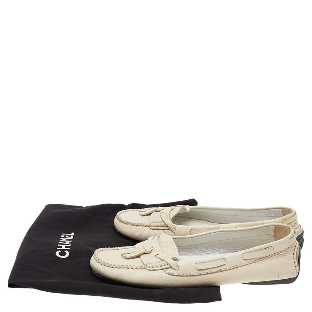 Chanel Cream Leather Slip on Loafers Size 38.5 For Sale 3