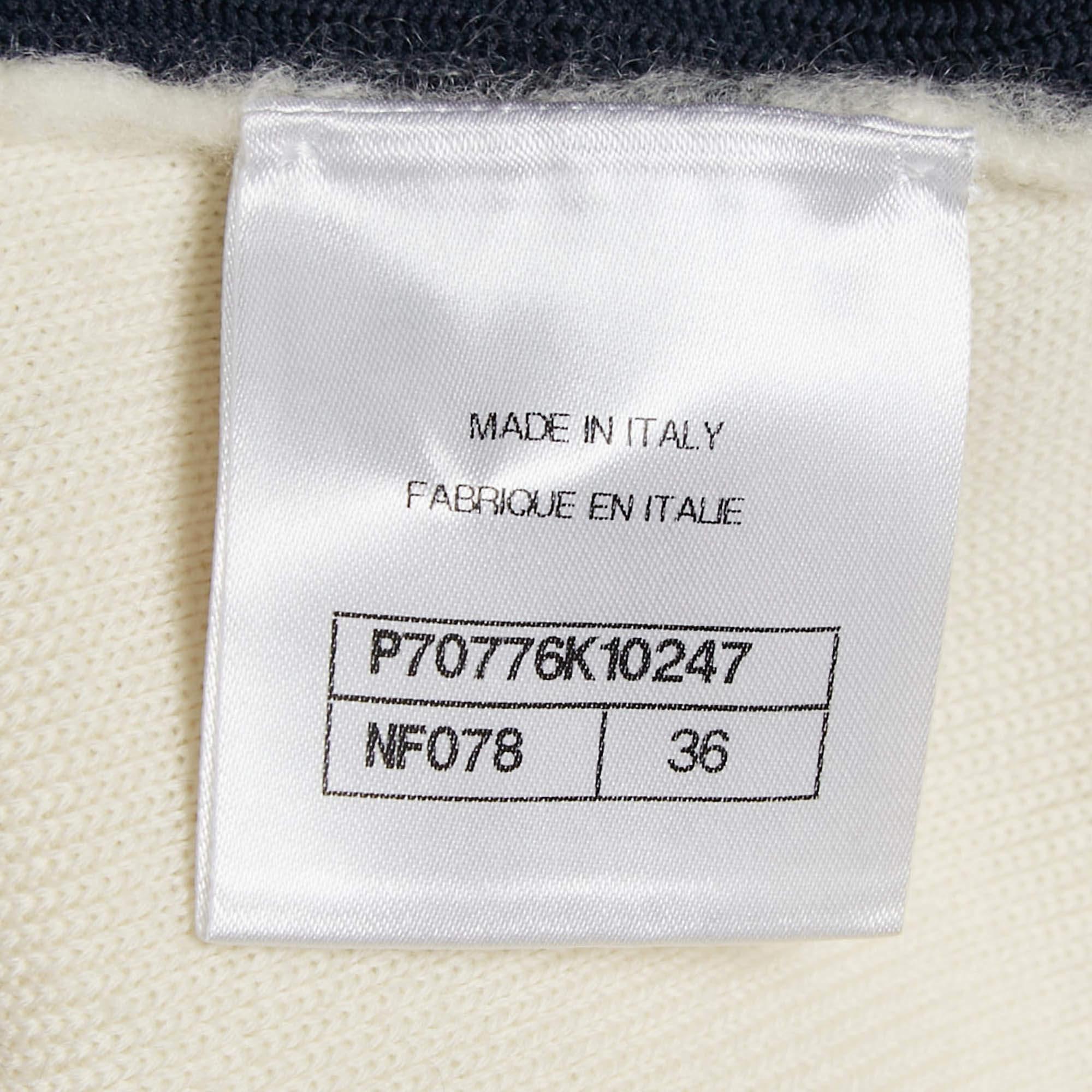 Chanel Cream Logo Embossed Cashmere and Rin Knit Buttoned Cardigan S For Sale 1