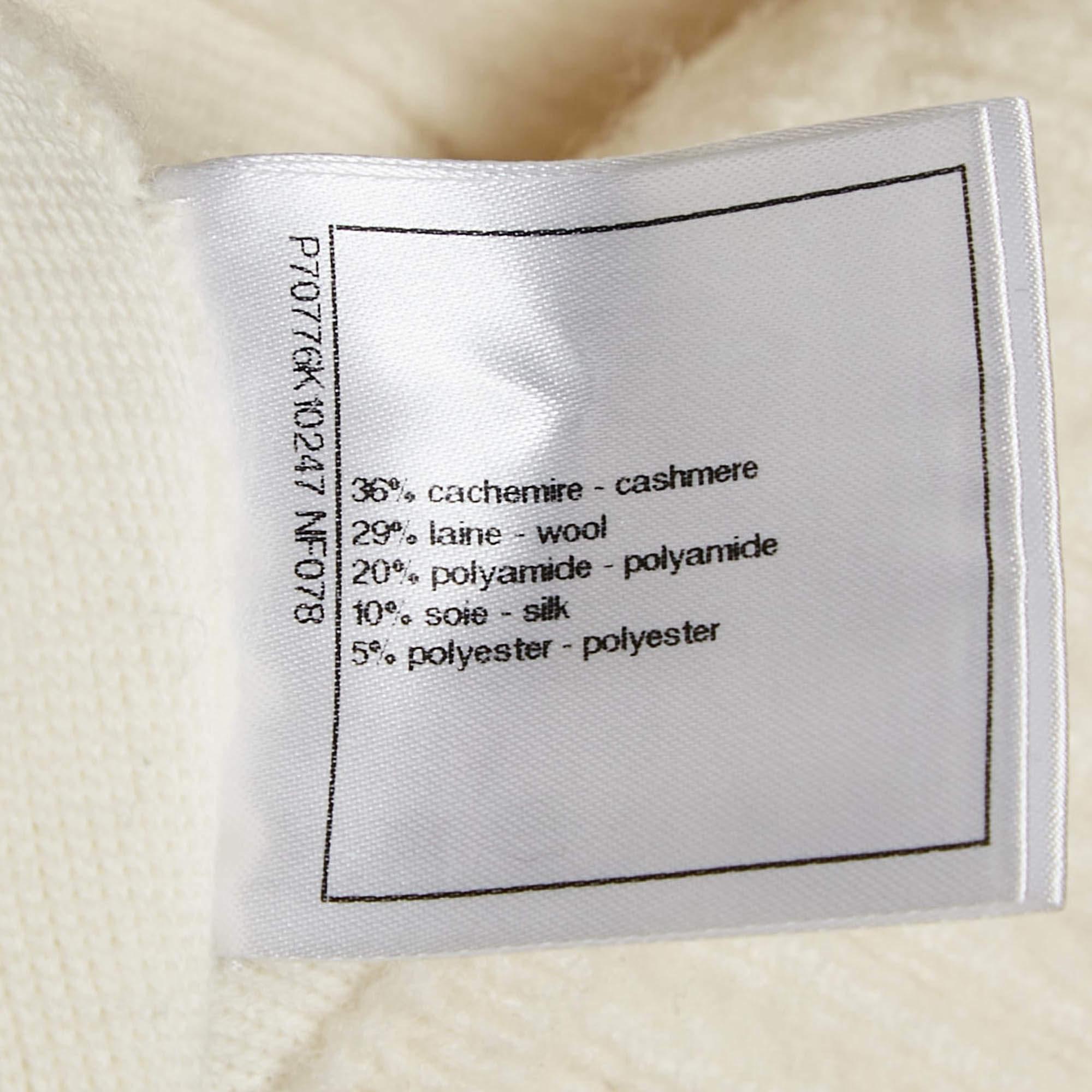 Chanel Cream Logo Embossed Cashmere and Rin Knit Buttoned Cardigan S For Sale 2