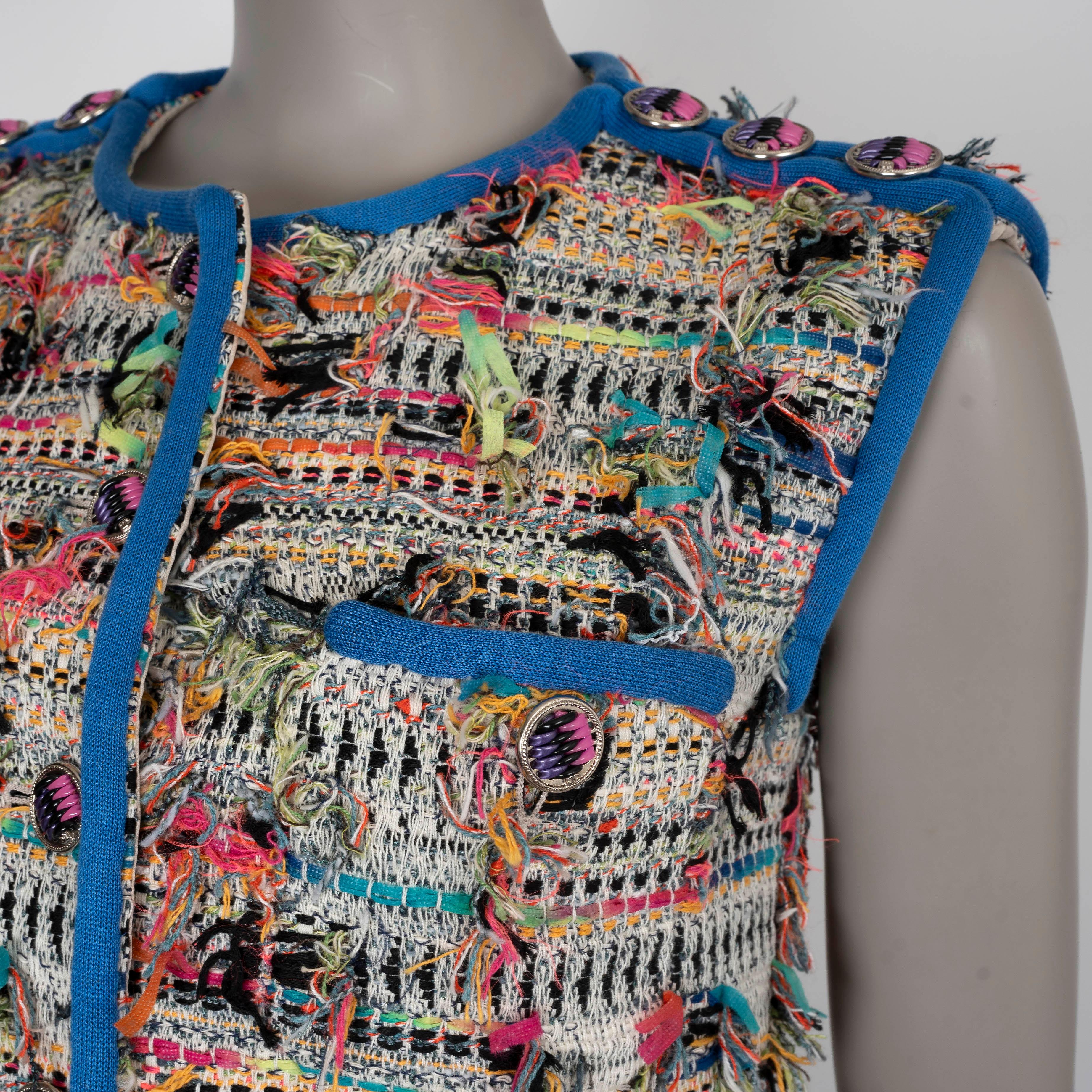 CHANEL cream & multicolor cotton 17S FRINGE TWEED Vest Jacket 36 XS For Sale 1
