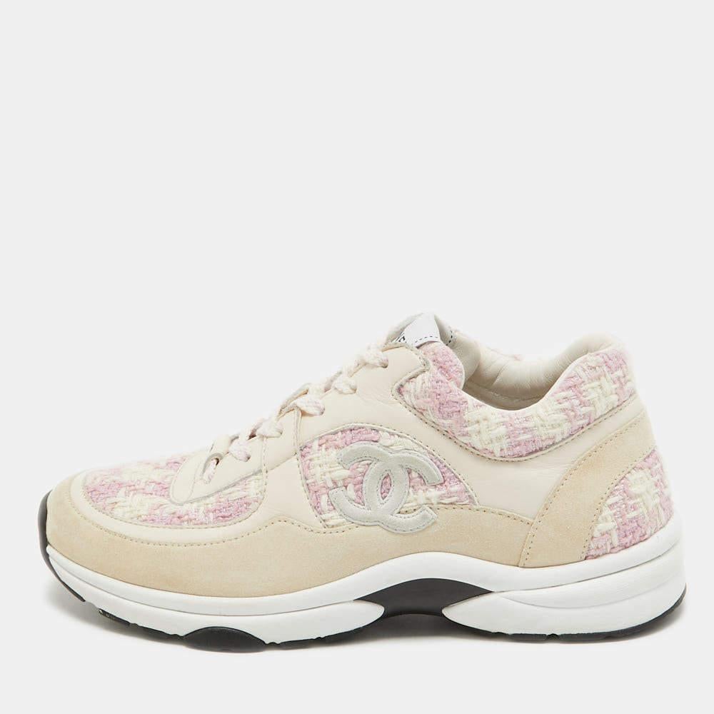 Women's Chanel Cream/Pink Tweed and Leather CC Low Top Sneakers Size 36.5 For Sale