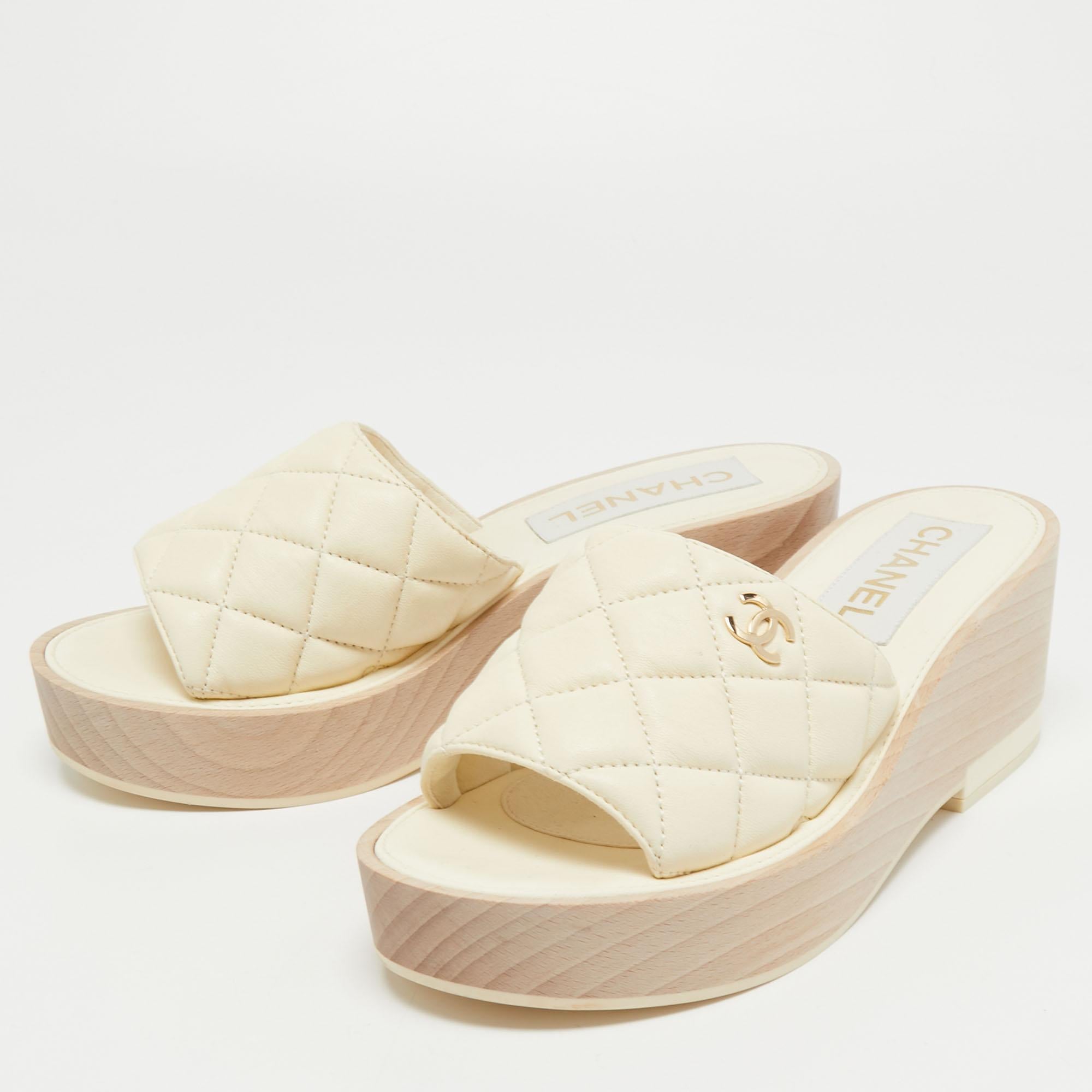 Women's Chanel Cream Quilted Leather CC Platform Slide Sandals Size 39