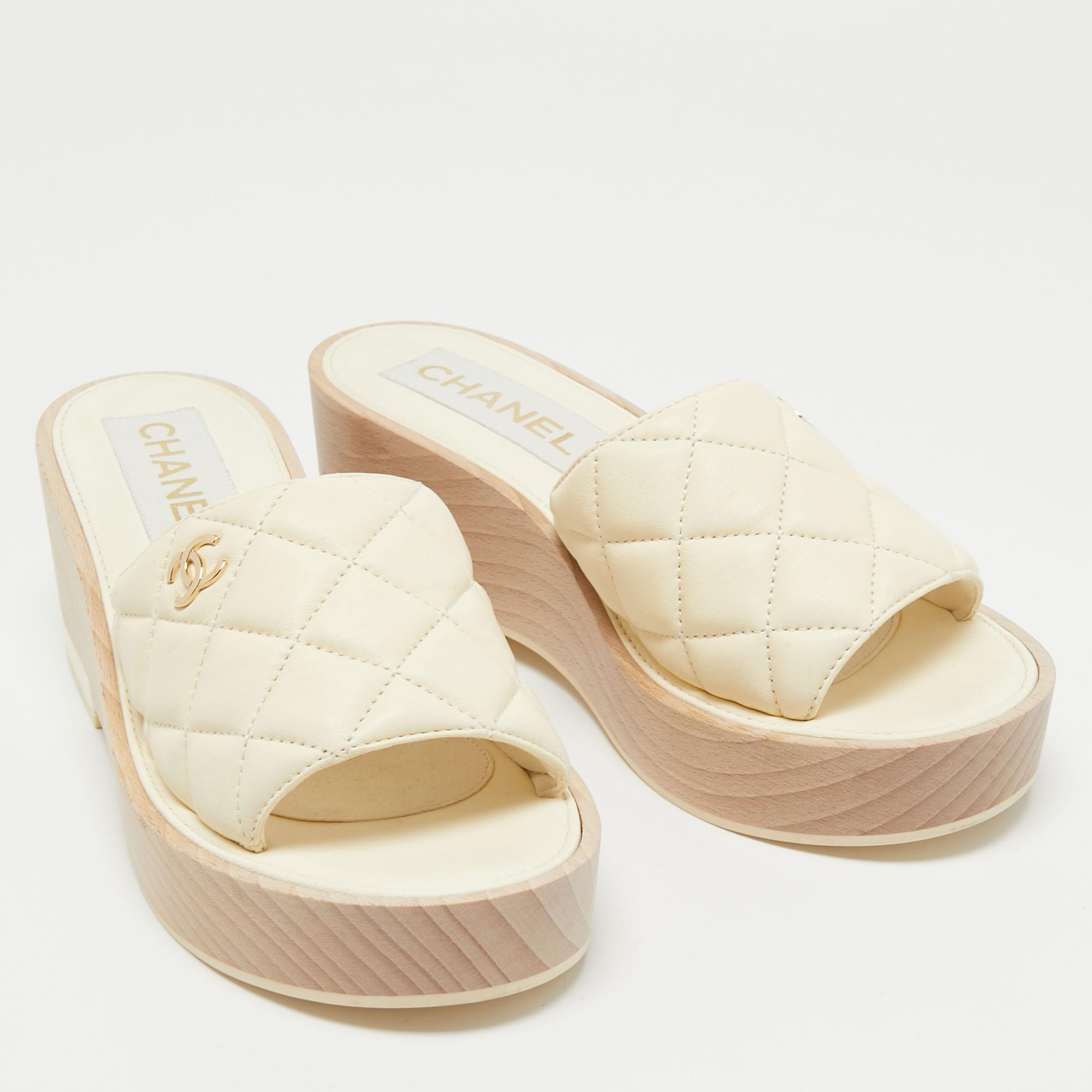Chanel Cream Quilted Leather CC Platform Slide Sandals Size 39 1