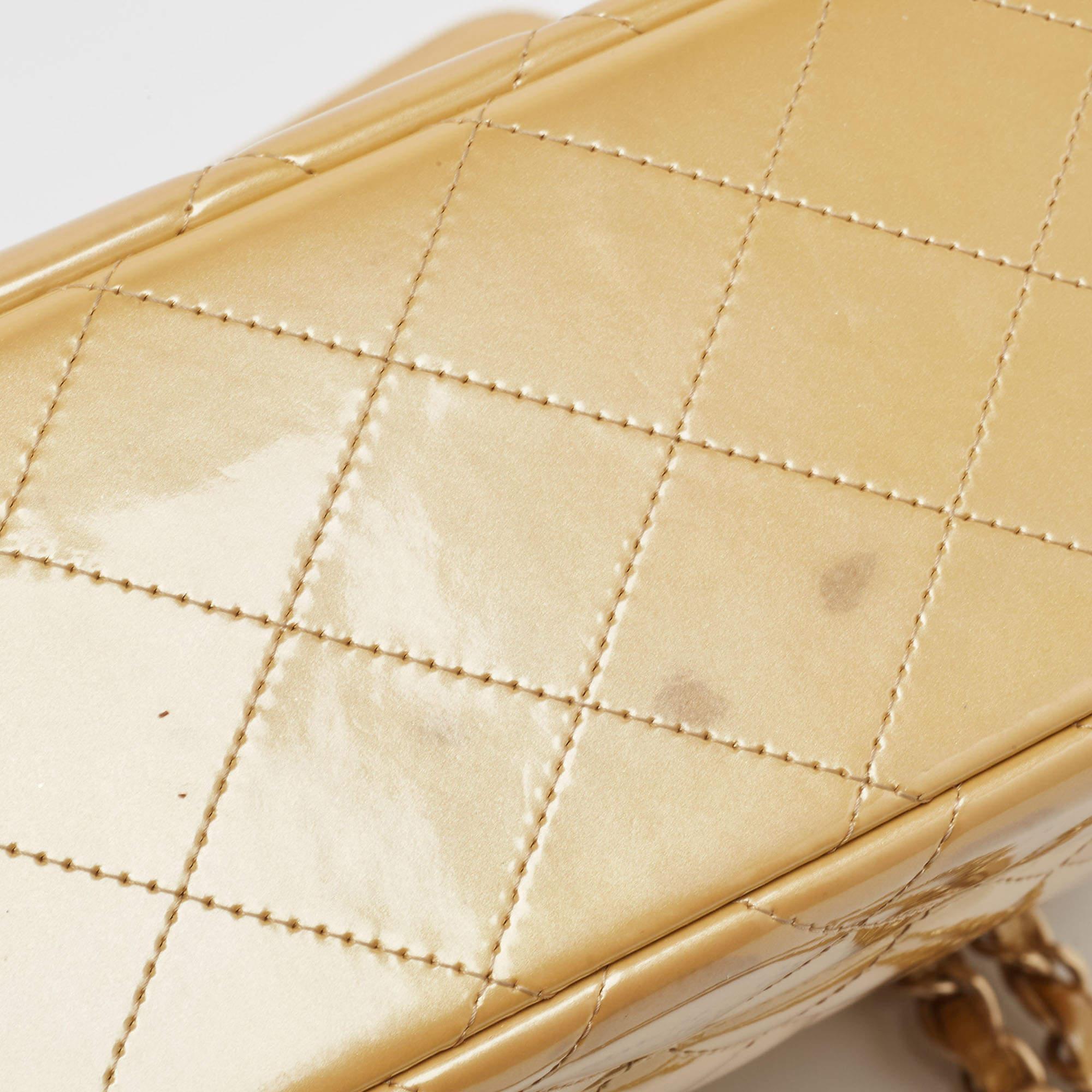 Chanel Cream Quilted Patent Leather Maxi Classic Single Flap Bag For Sale 5
