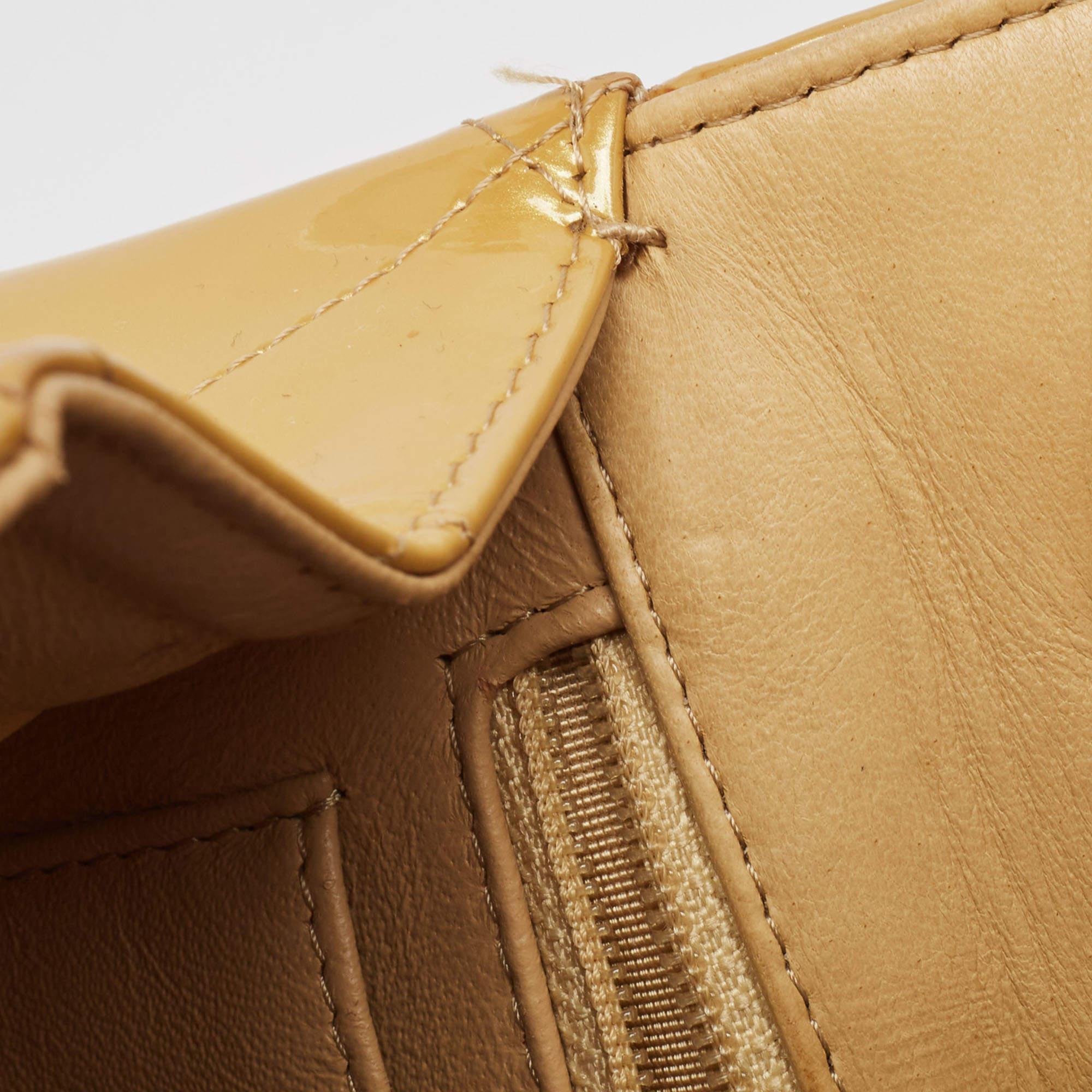 Chanel Cream Quilted Patent Leather Maxi Classic Single Flap Bag For Sale 9