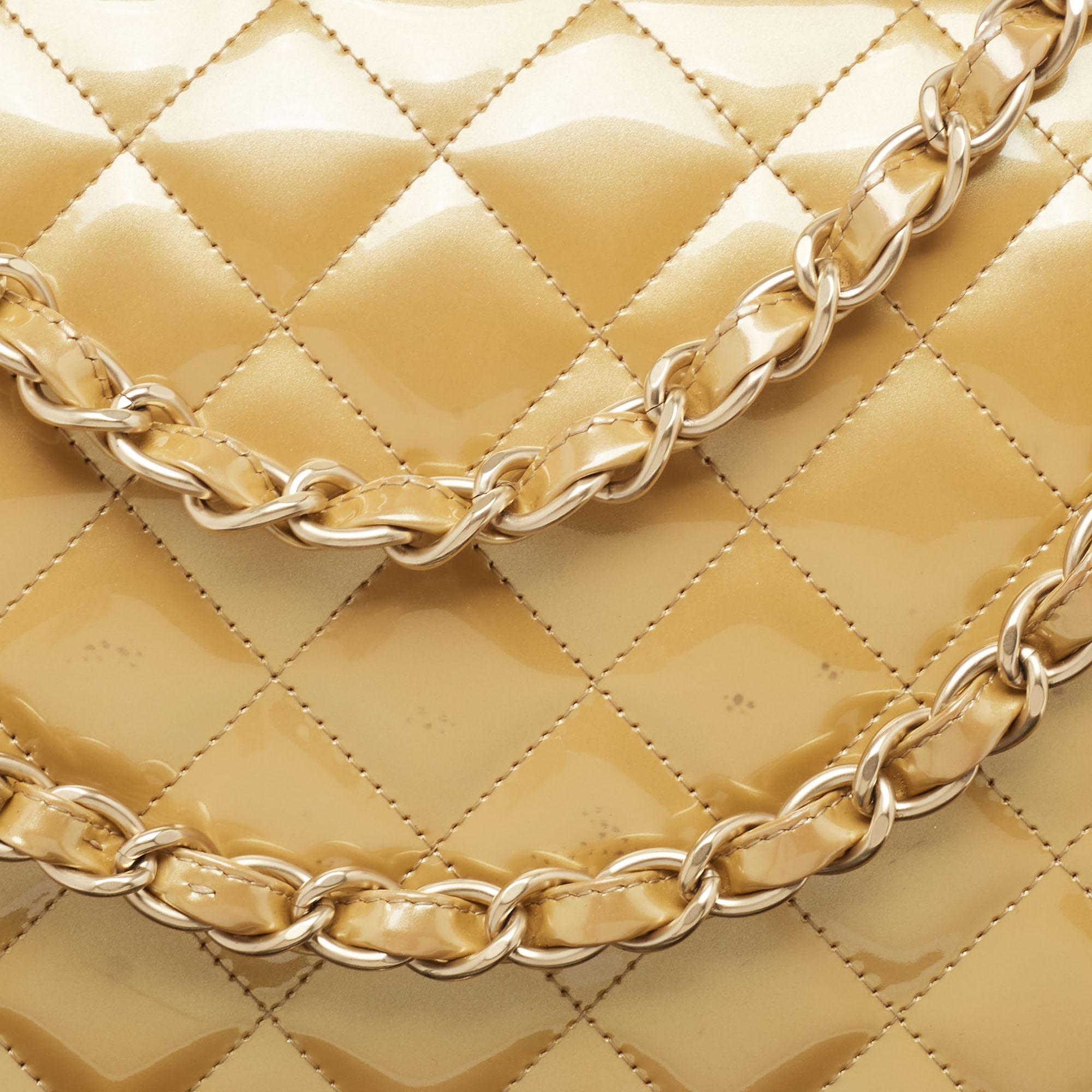 Chanel Cream Quilted Patent Leather Maxi Classic Single Flap Bag For Sale 11