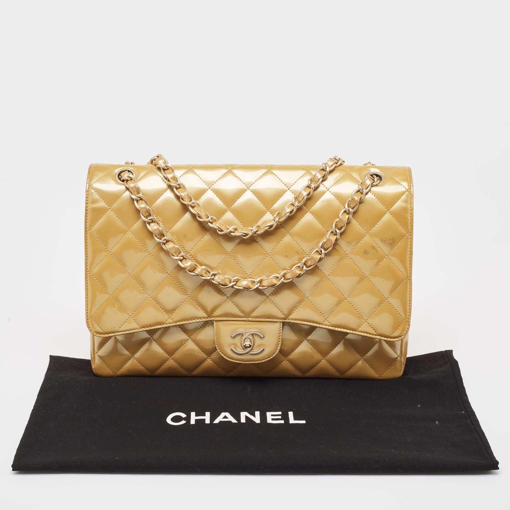 Chanel Cream Quilted Patent Leather Maxi Classic Single Flap Bag For Sale 14