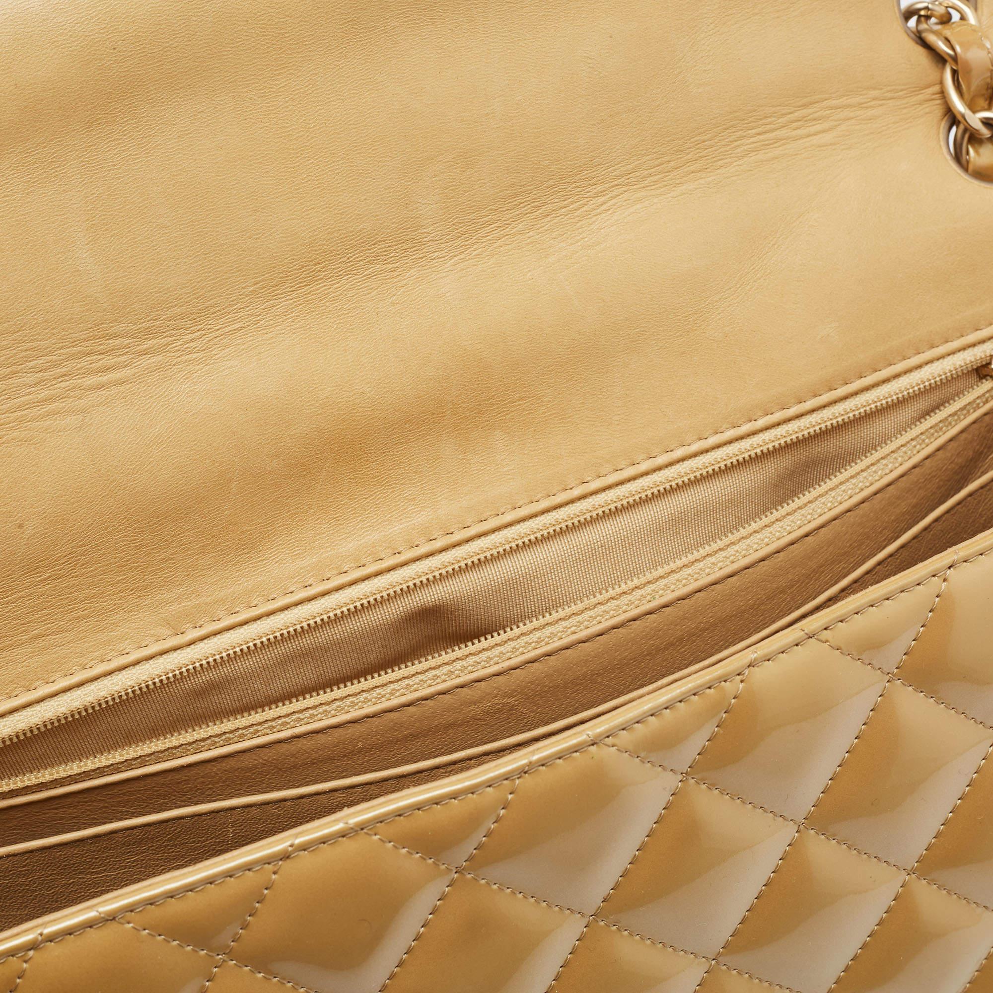 Chanel Cream Quilted Patent Leather Maxi Classic Single Flap Bag For Sale 4