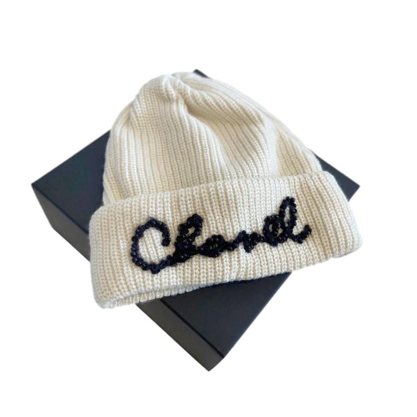 Chanel Cream Ribbed Cashmere Beaded Logo Beanie For Sale