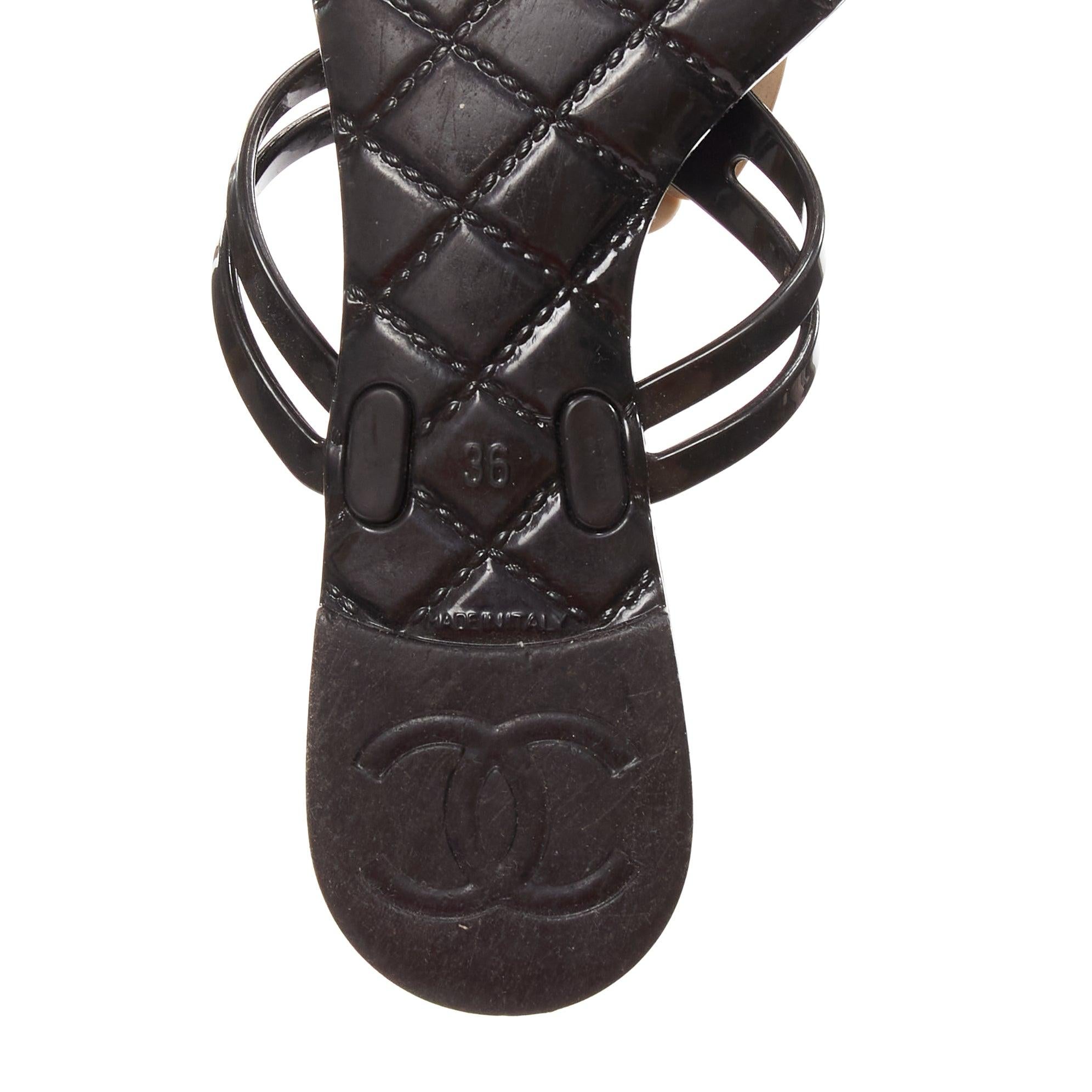 CHANEL Creme Gummi CC Logo Kamelie schwarz Gummi Zehensteg Hausschuhe EU36 im Angebot 4