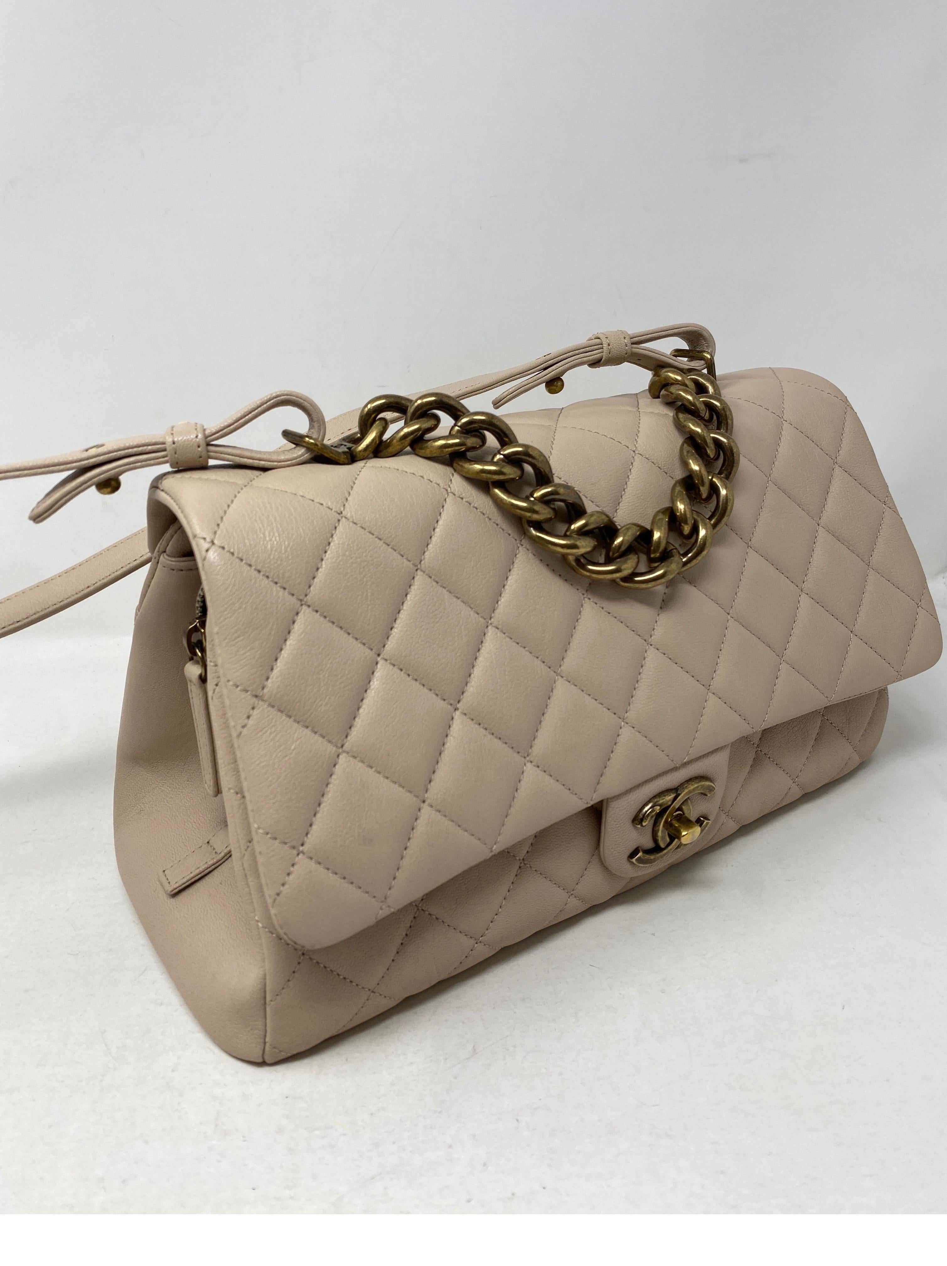Chanel Cream Trapezio Bag at 1stDibs | chanel trapezio bag, chanel ...