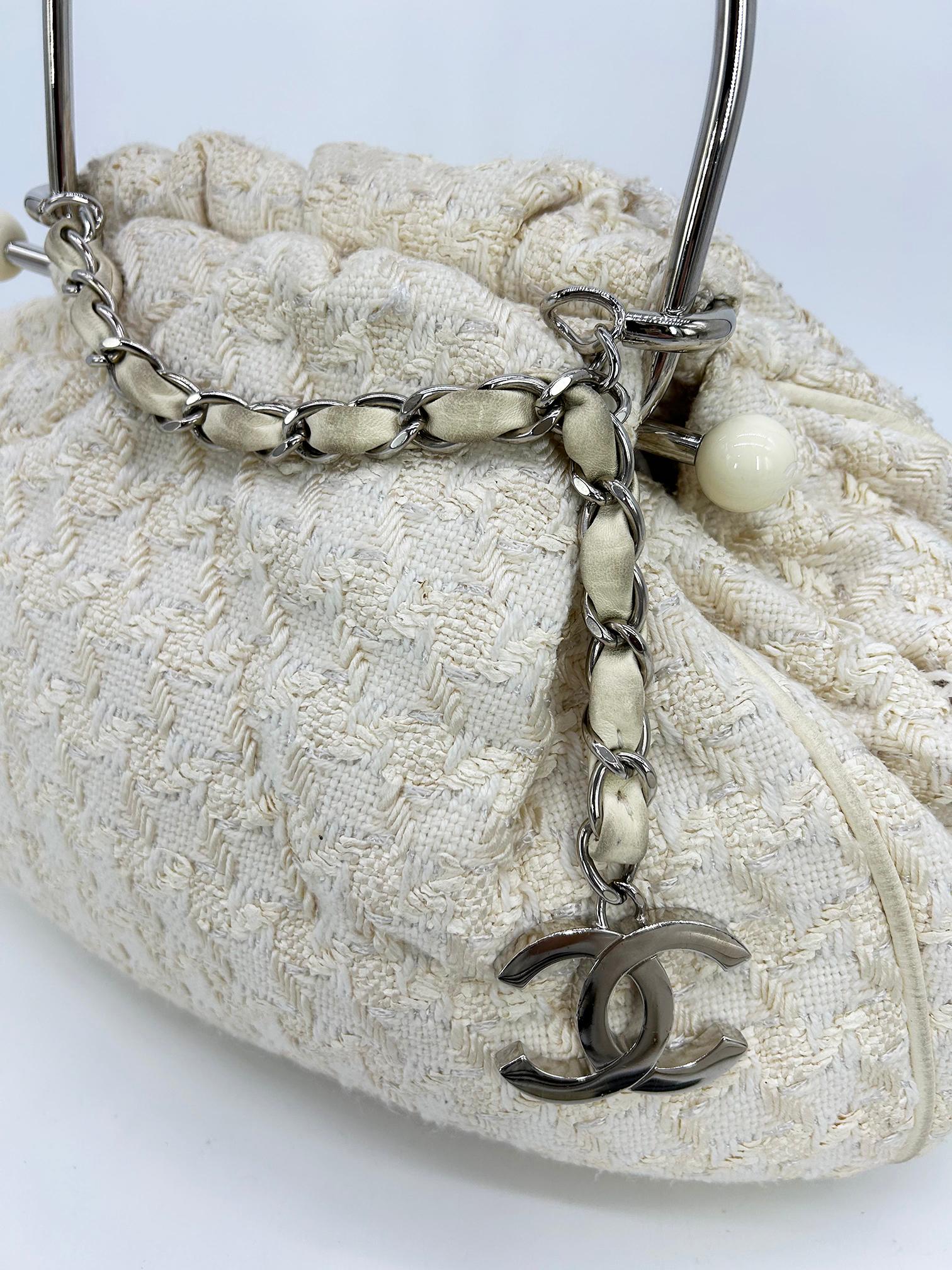Chanel Cream Tweed Boucle Knitting Bag In Good Condition For Sale In Philadelphia, PA