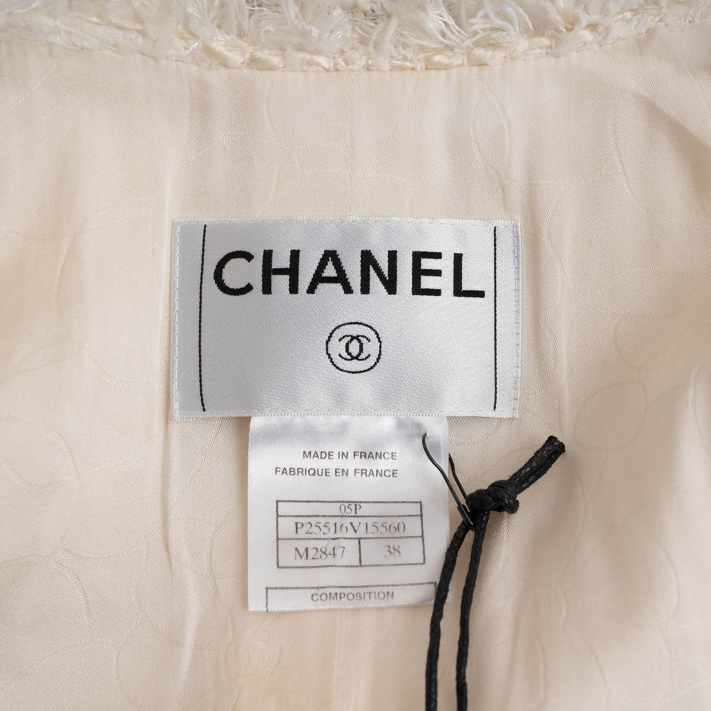 Chanel crema in viscosa 05P SEQUIN FRINGE TRIM TWEED Giacca 38 S in vendita 2