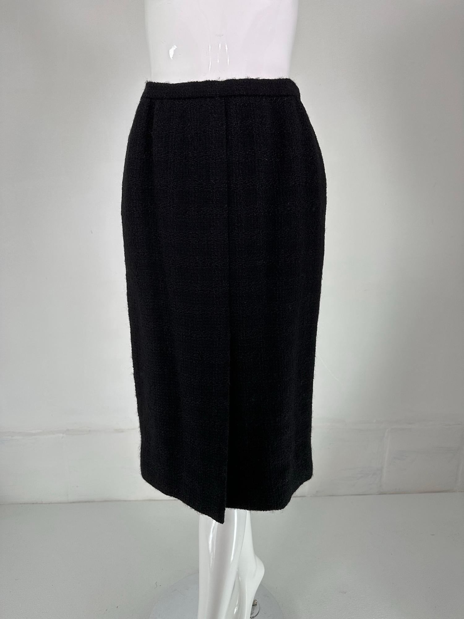 Chanel Creations-Paris Black Boucle Wool Suit 1971 For Sale 6