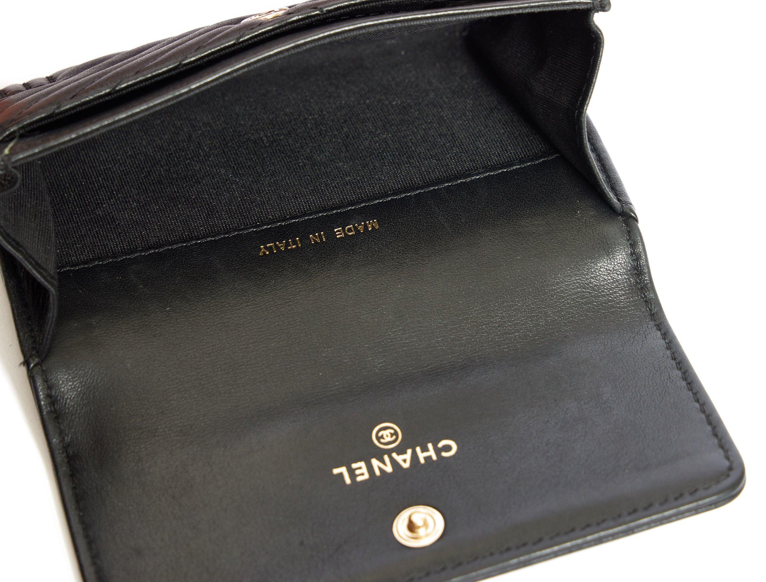 Women's Chanel Credit Card Case Mint Black Chevron  For Sale