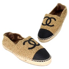 Chanel Arrugado 37 Tweed Cap Toe Runway Rare CC Flats CC-0712N-0009