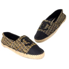 Chanel Arrugado 38 Tweed Cap Toe Runway Rare Flats CC-1109P-0012