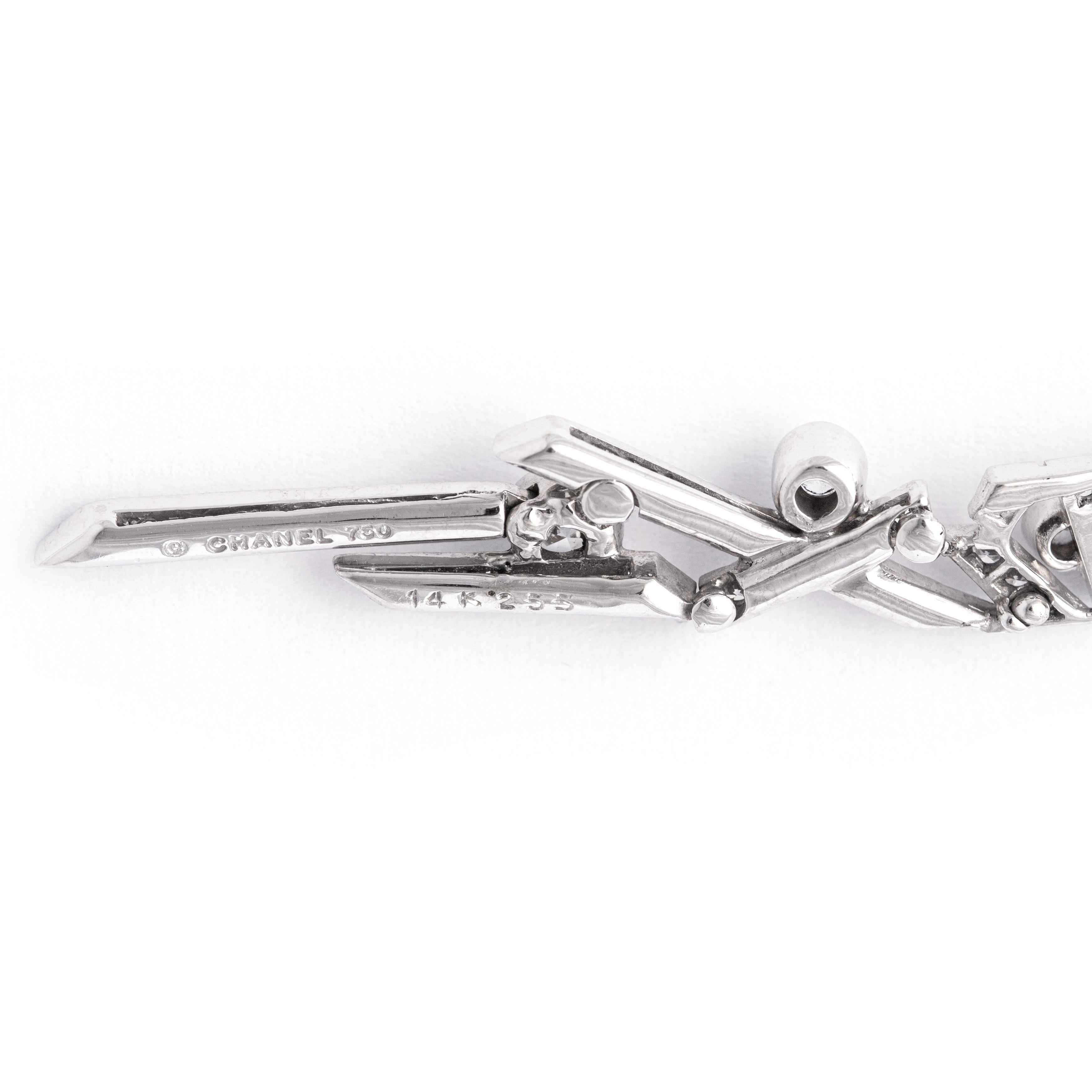 Women's or Men's Chanel Cristaux Glaces Diamond 18K White Gold Necklace Earrings For Sale