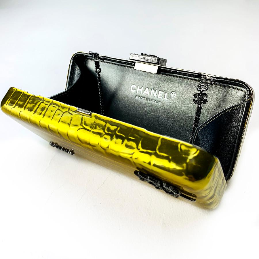 Brown CHANEL Crocodile Effect Minaudière in Gilded Metal and Leather