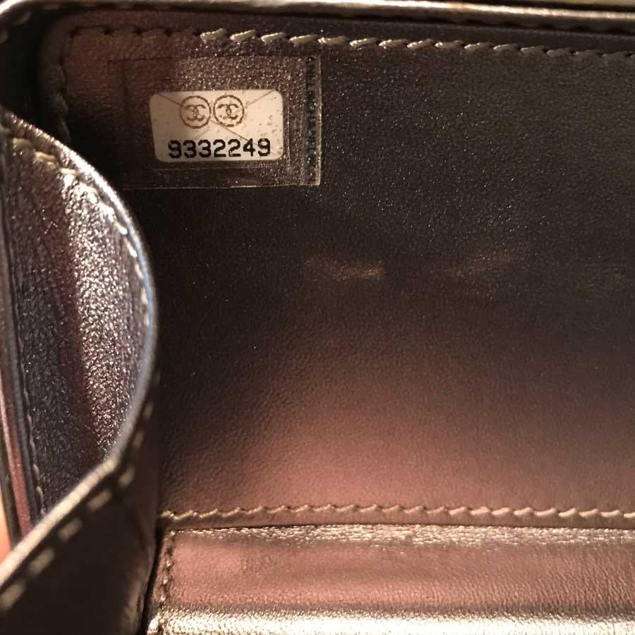 CHANEL Crocodile Effect Minaudière in Gilded Metal and Leather In Excellent Condition In Paris, FR