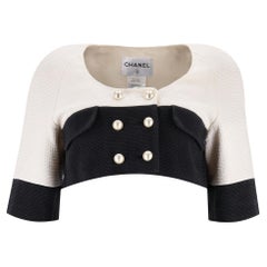 Chanel Chaqueta de algodón recortada con botones de perlas