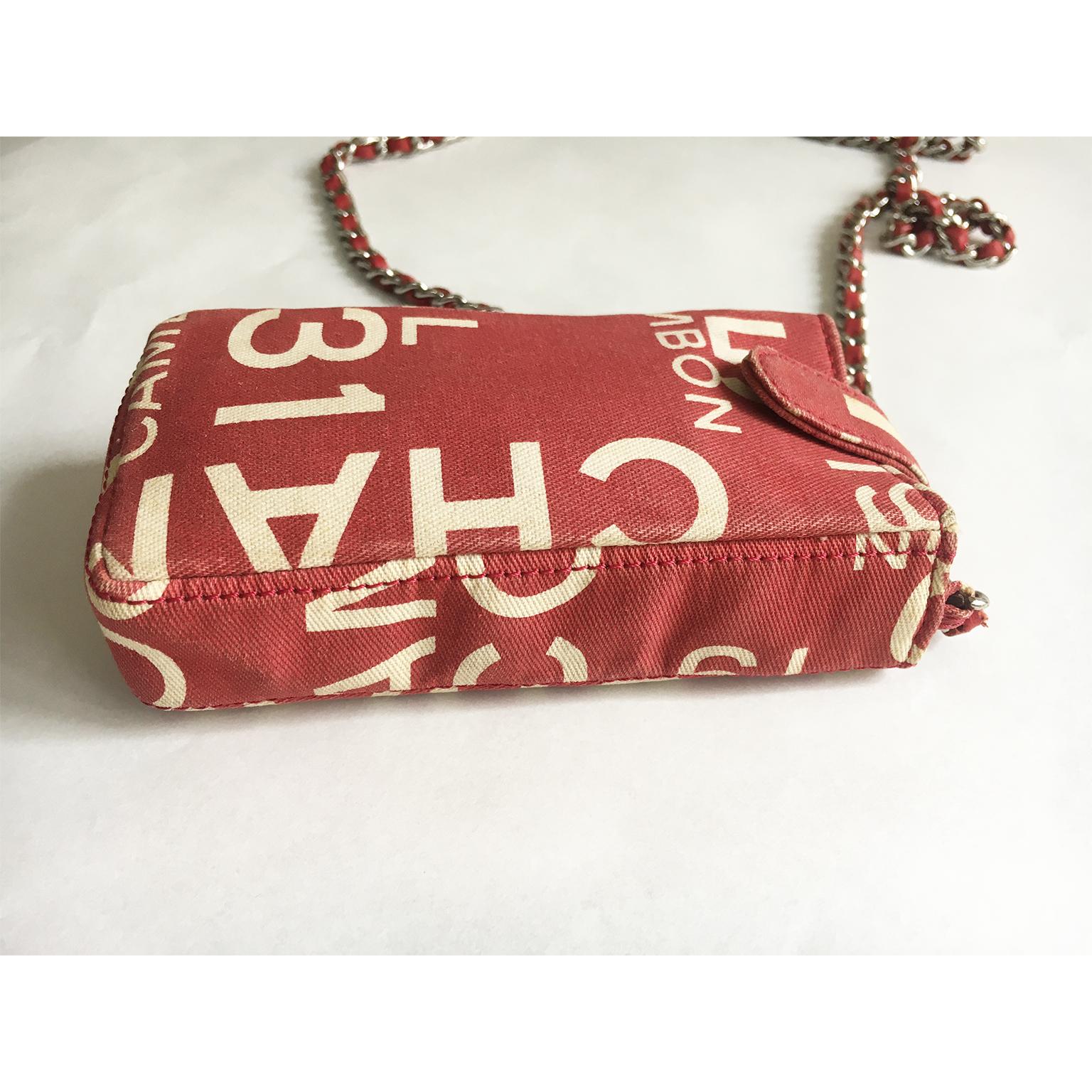 Chanel Cross-Body Red Canvas Purse Bag Chain Strap In Good Condition In Berlin, DE