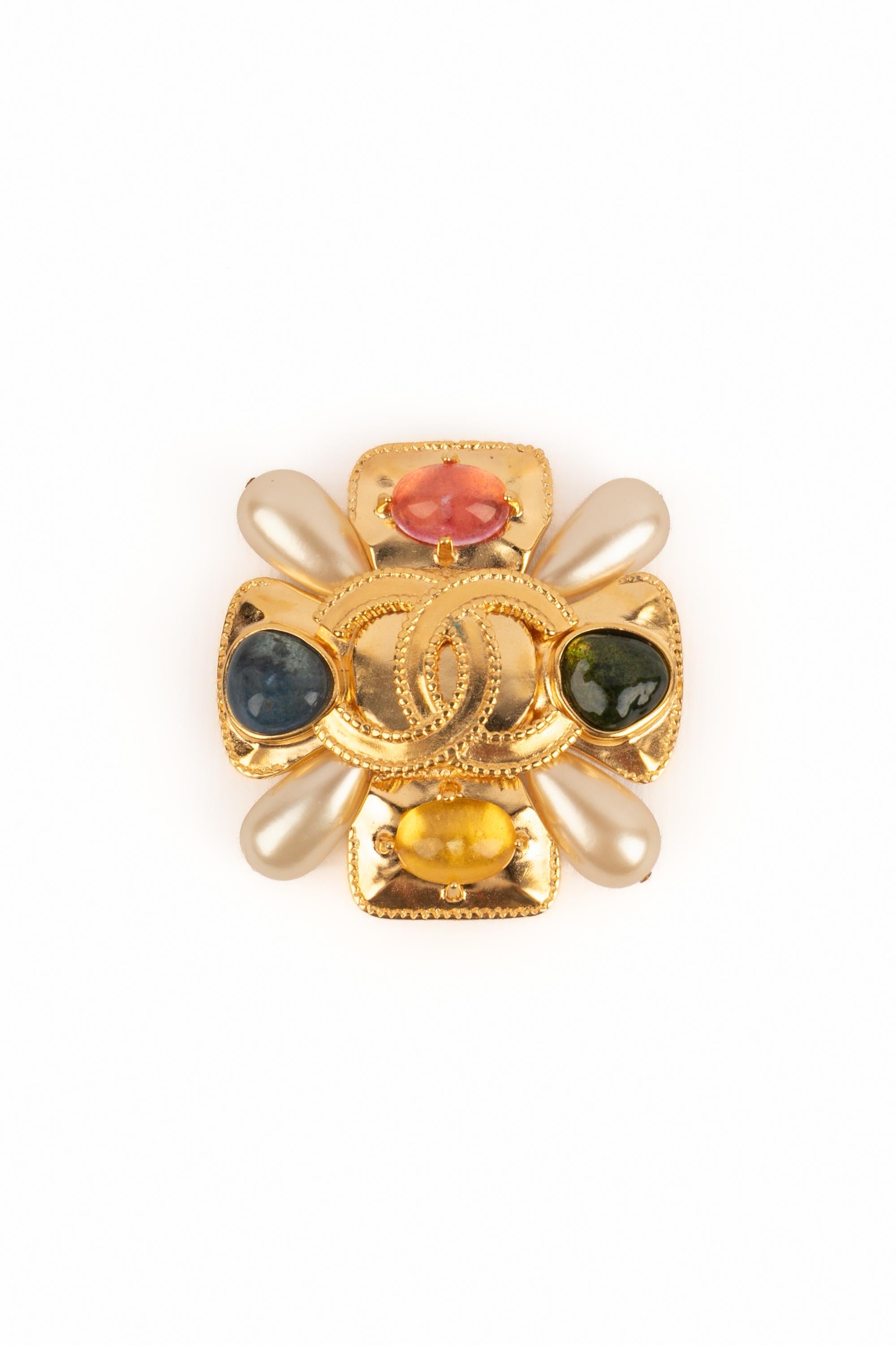 Chanel cross brooch In Excellent Condition For Sale In SAINT-OUEN-SUR-SEINE, FR