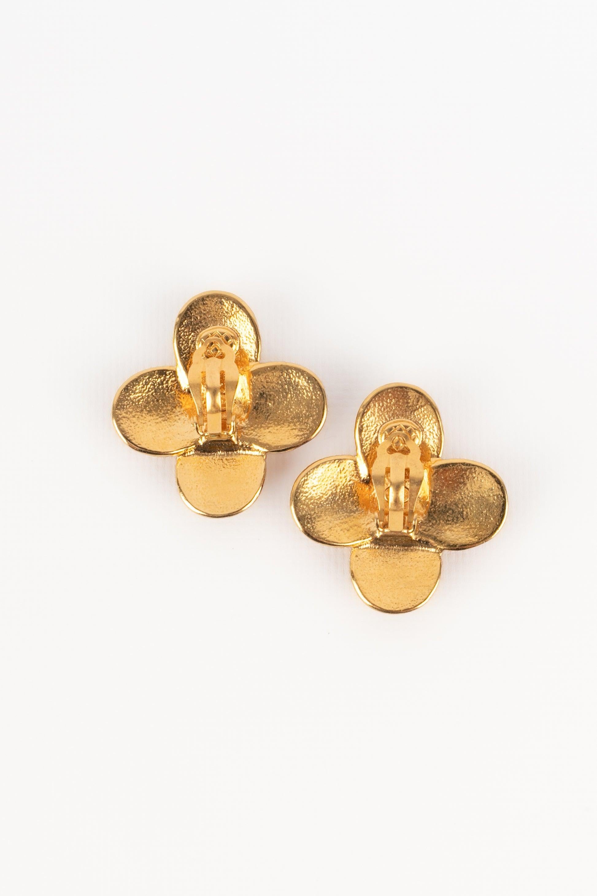 Chanel Cross Earrings with Glass Paste Cabochons, 1997 In Excellent Condition In SAINT-OUEN-SUR-SEINE, FR