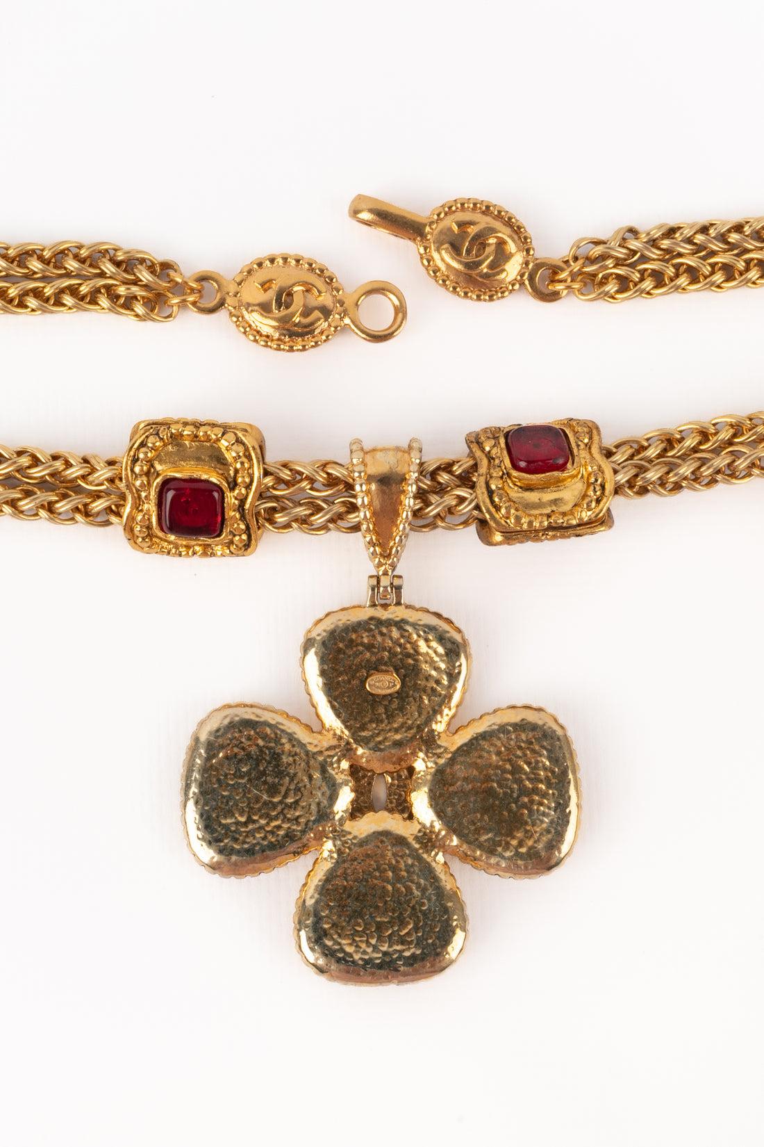 Collana Chanel a doppia catena in metallo dorato, 1996 in vendita 3