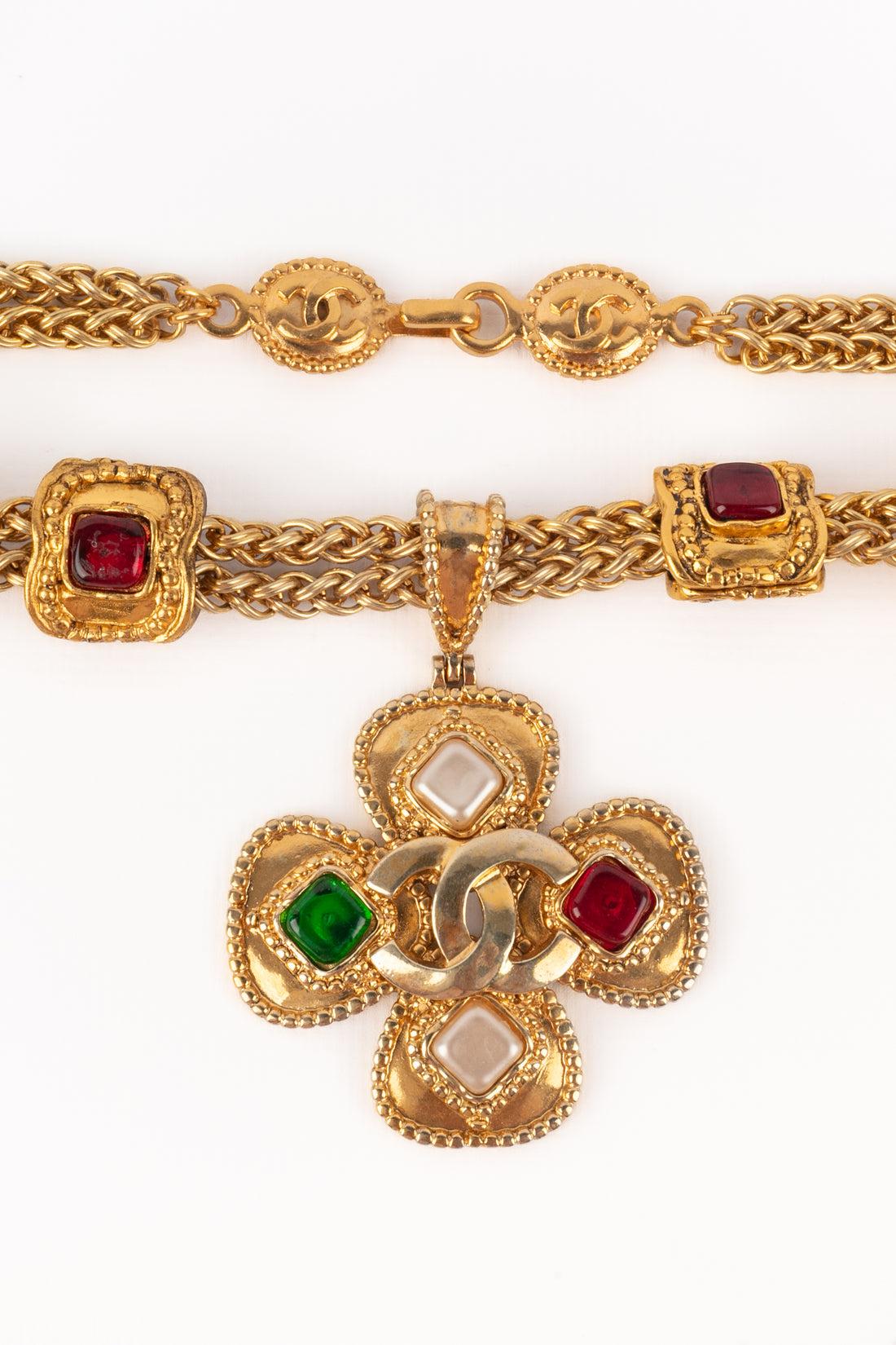 Collana Chanel a doppia catena in metallo dorato, 1996 in vendita 4
