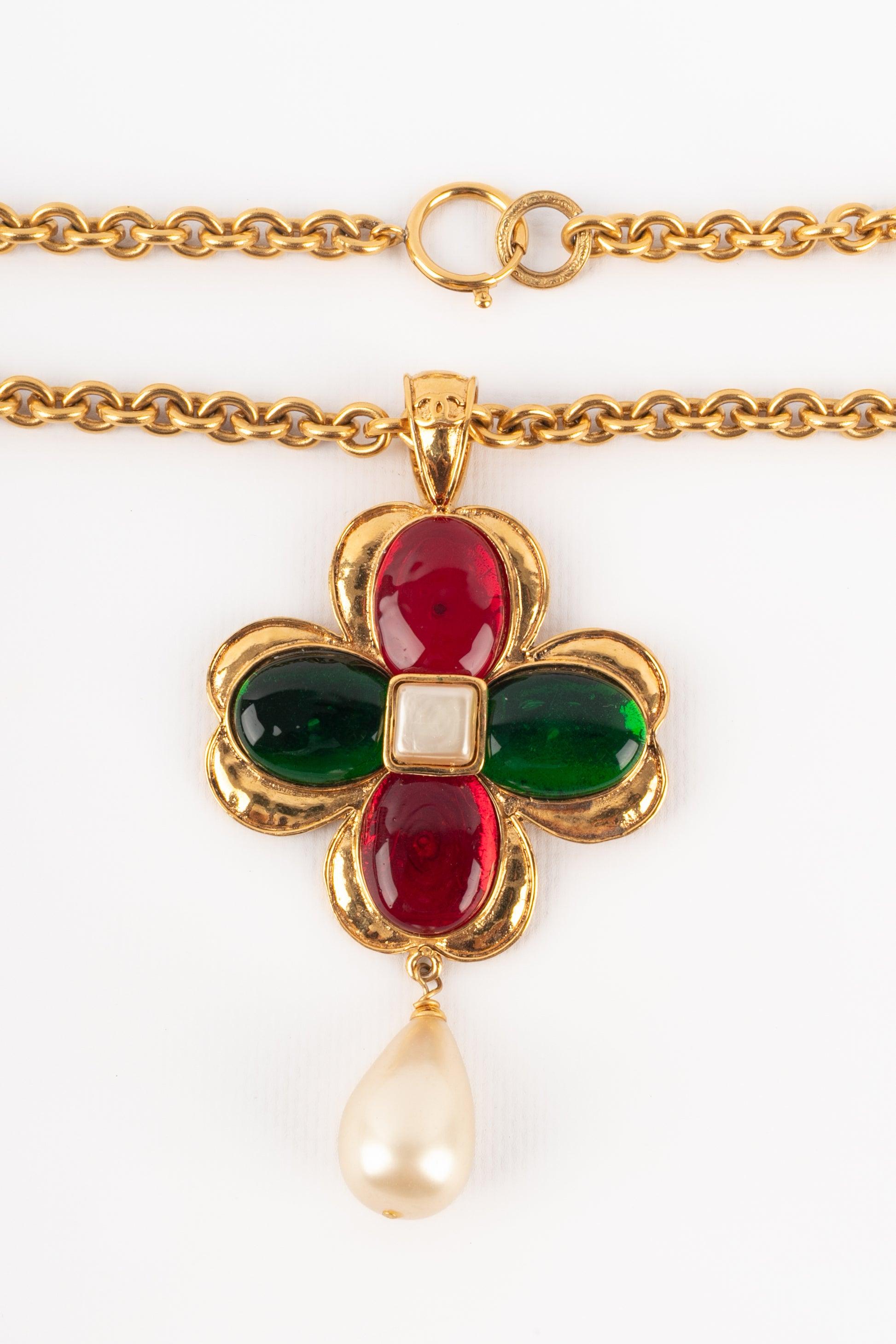 Chanel Cross Golden Metal Necklace Spring, 1993 In Excellent Condition For Sale In SAINT-OUEN-SUR-SEINE, FR