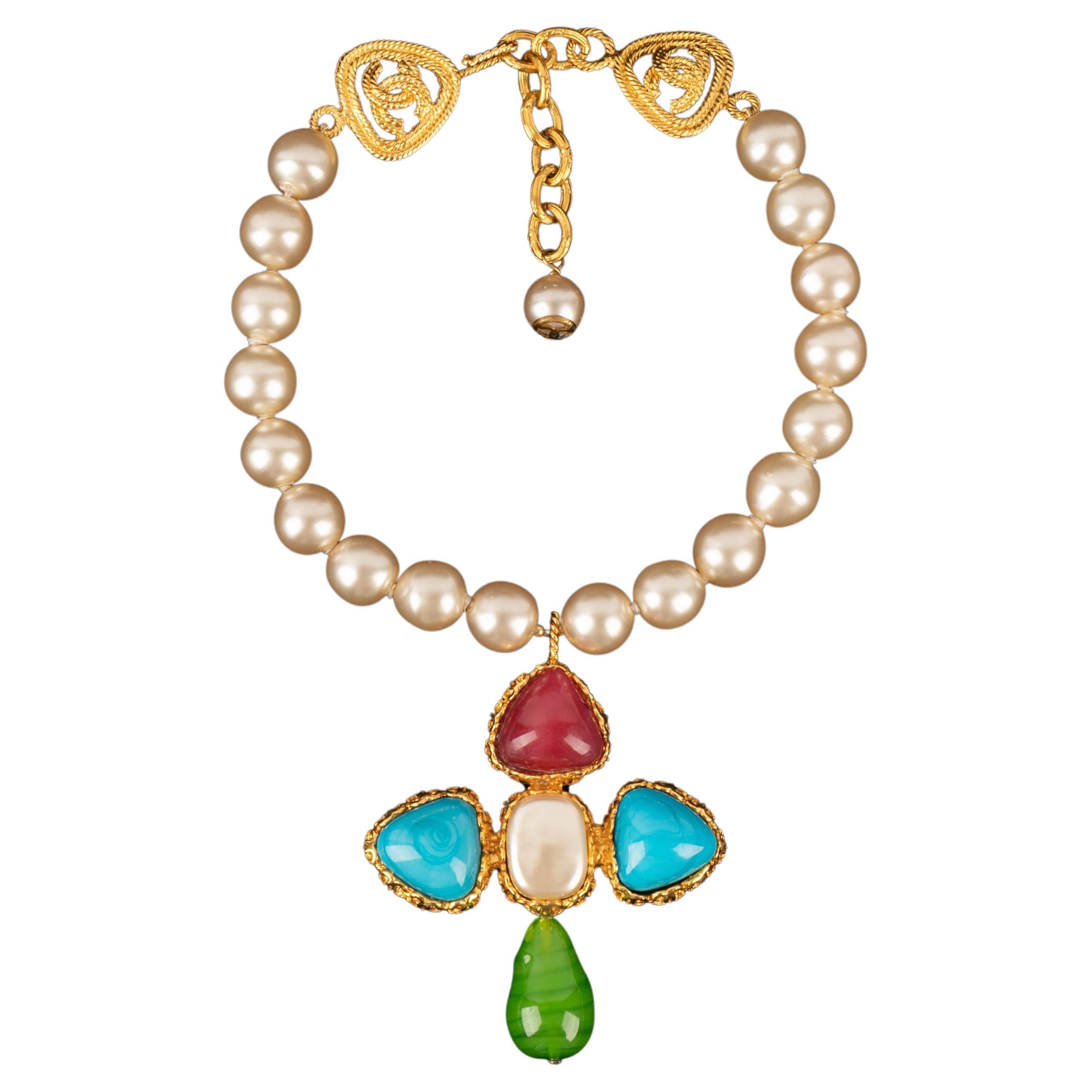 Collar cruz Chanel