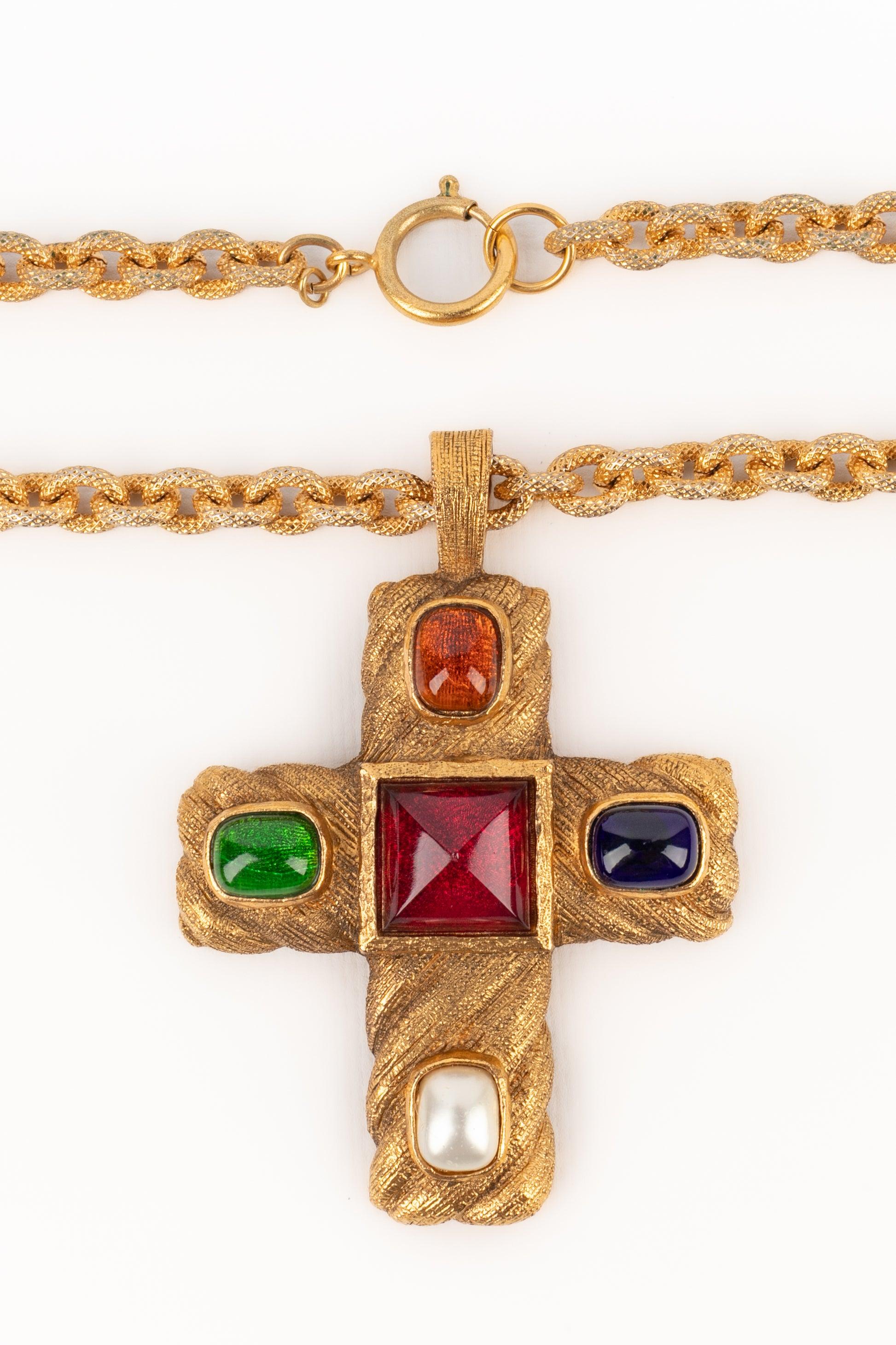Chanel Cross Pendant Necklace, 1990s For Sale 3